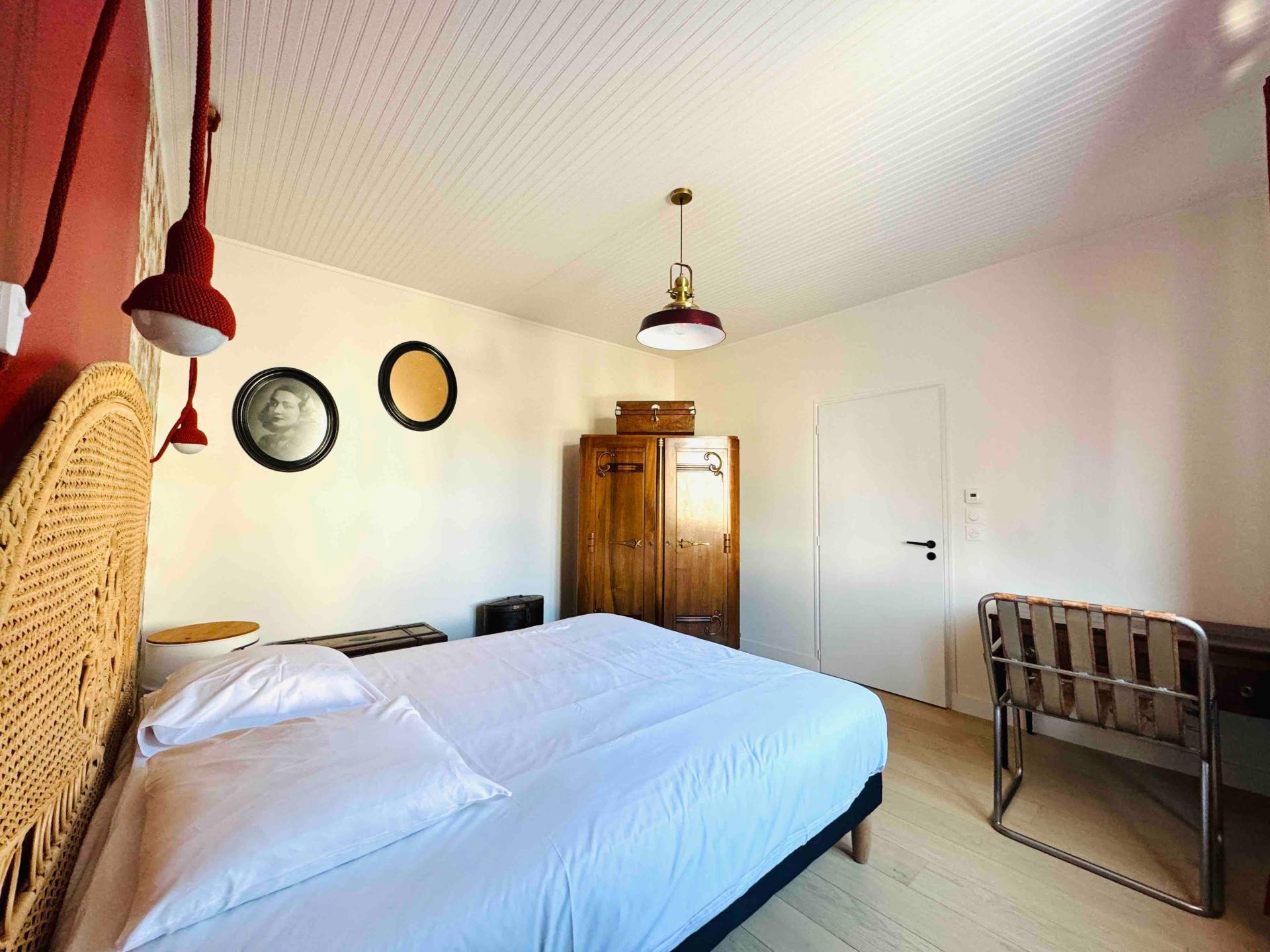 Miniature photo - 11 / 16