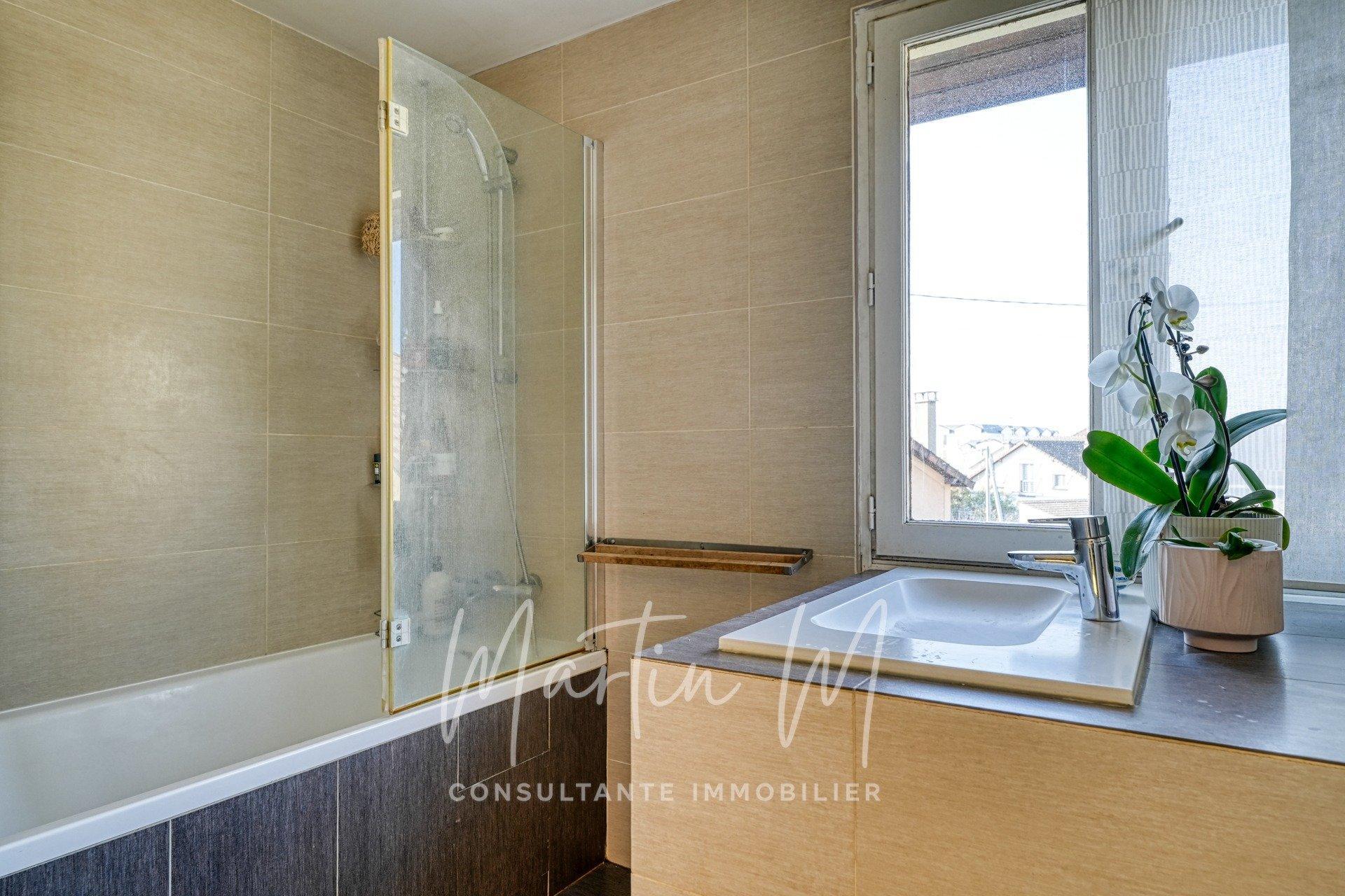 Miniature photo - 12 / 20