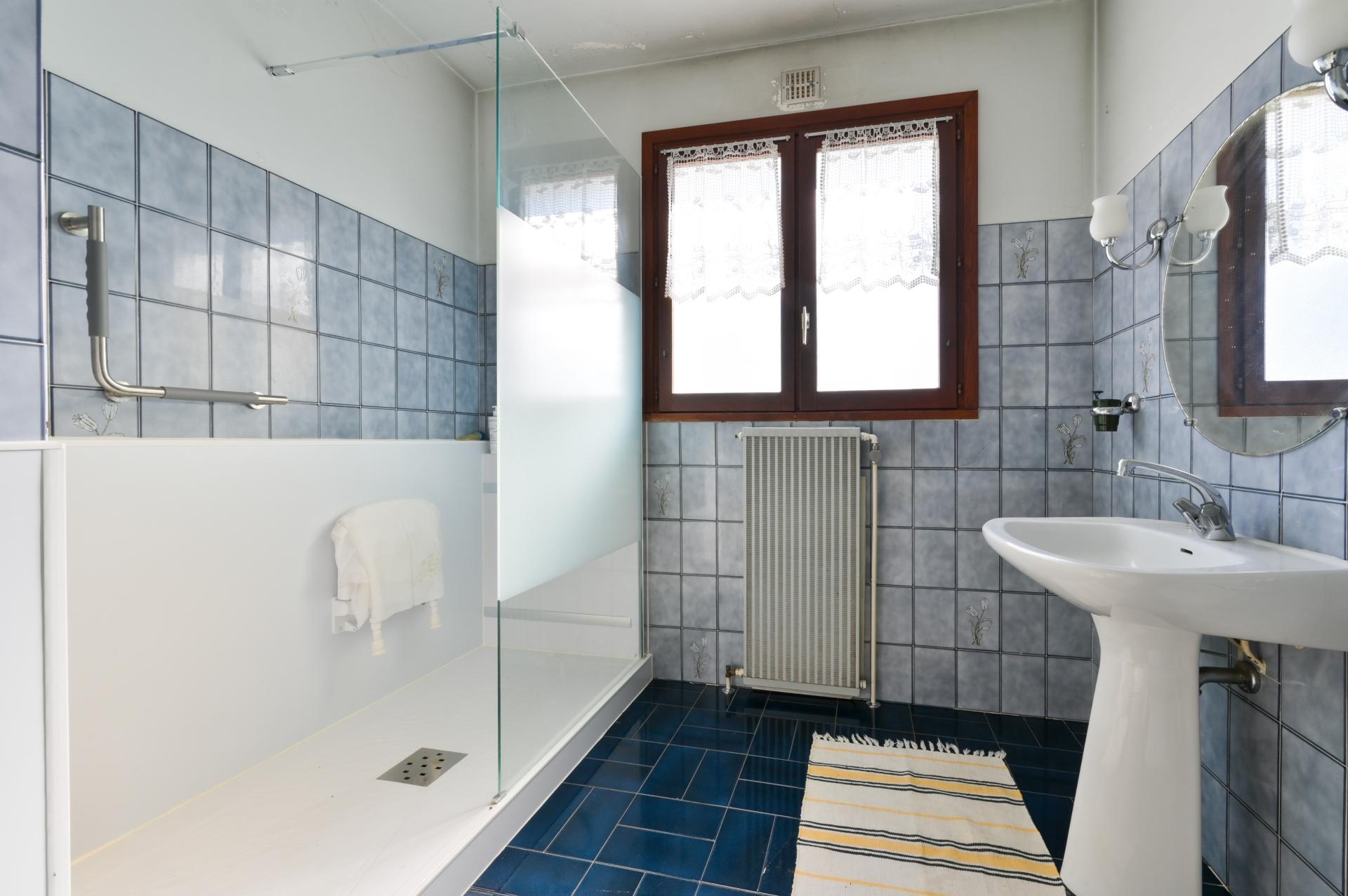 Miniature photo - 10 / 17