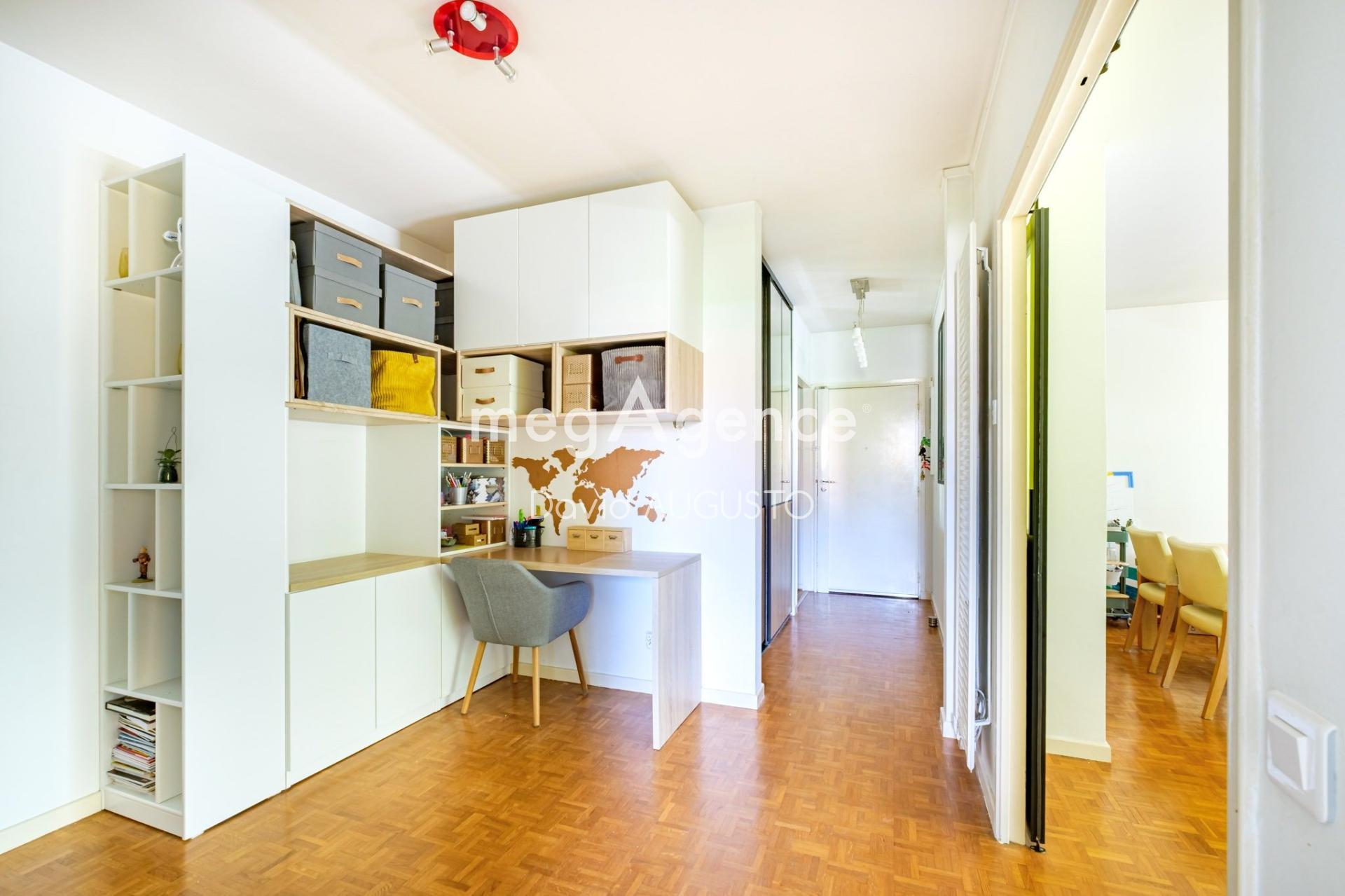 Miniature photo - 8 / 12