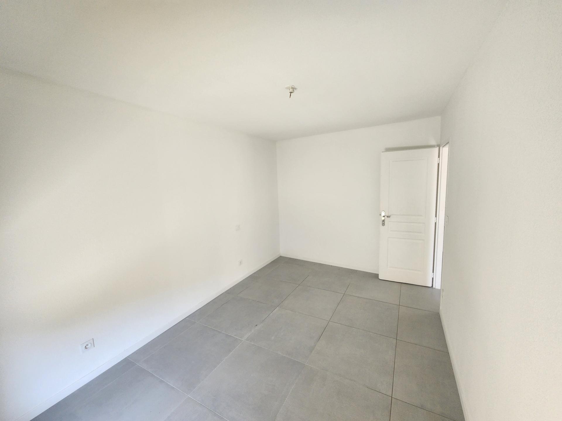 Miniature photo - 3 / 4