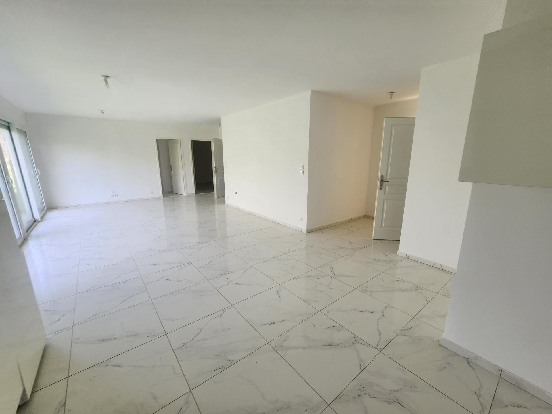 Miniature photo - 2 / 8