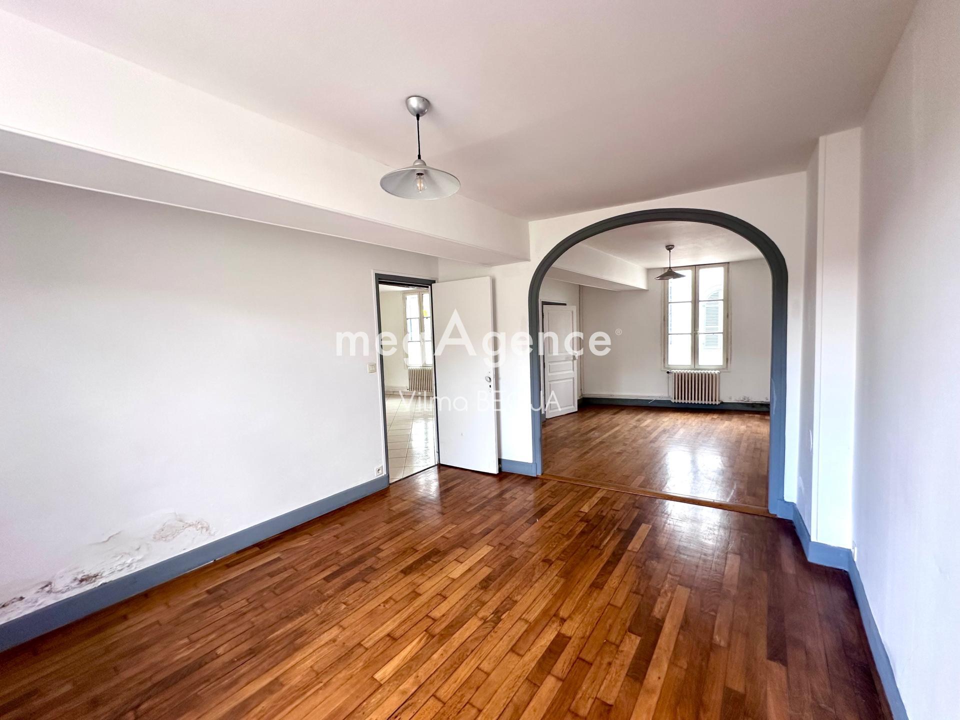 Miniature photo - 2 / 19