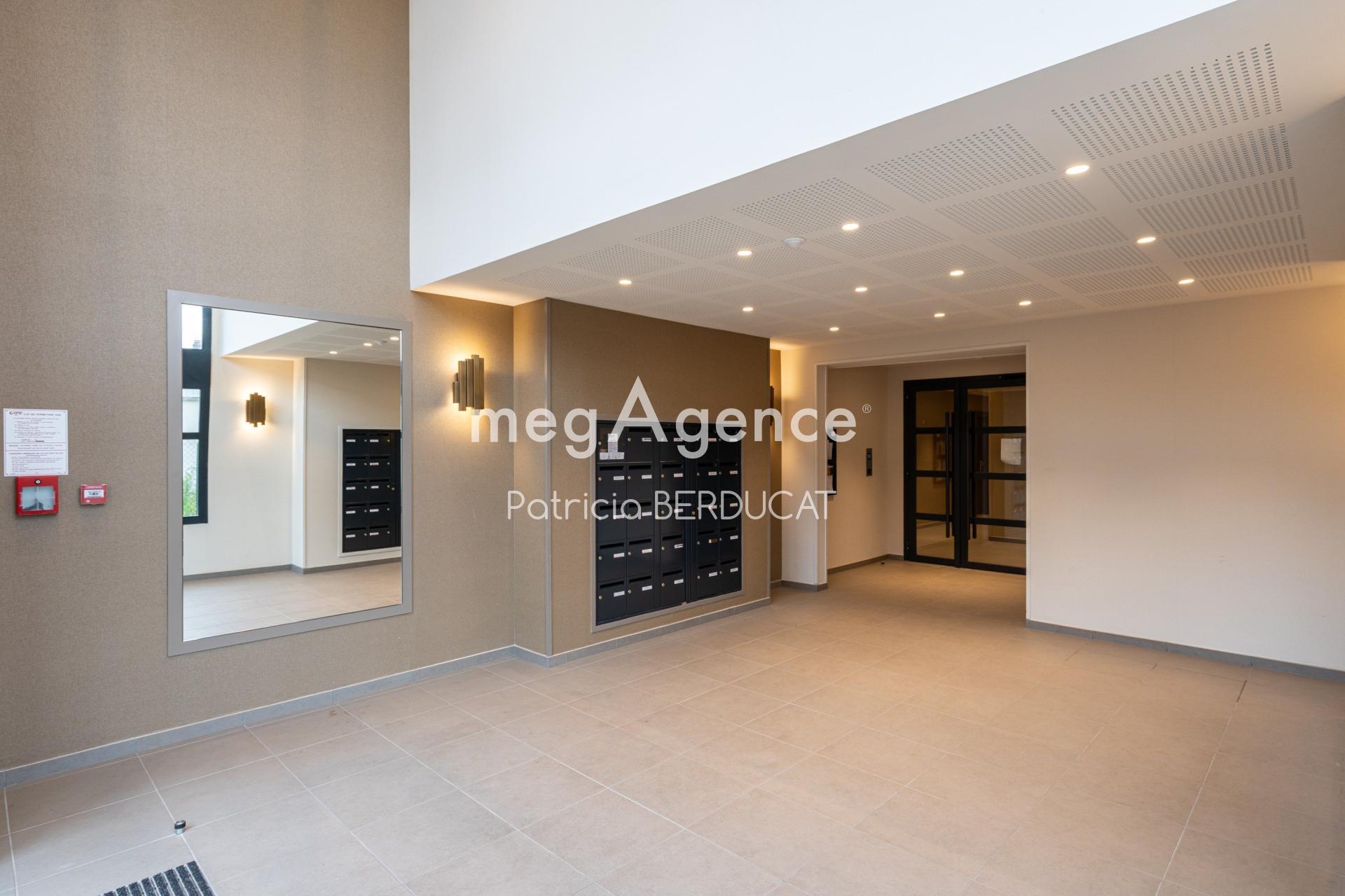 Miniature photo - 5 / 10