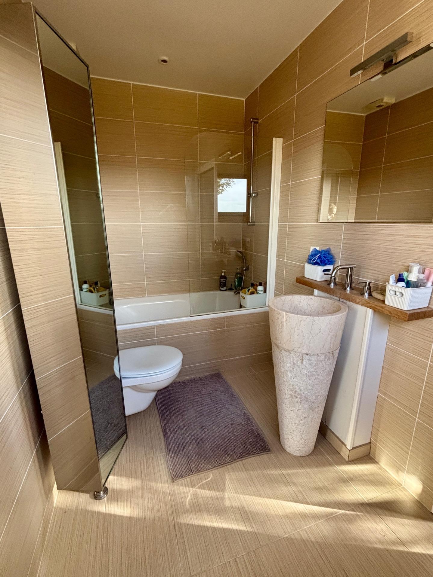 Miniature photo - 16 / 17