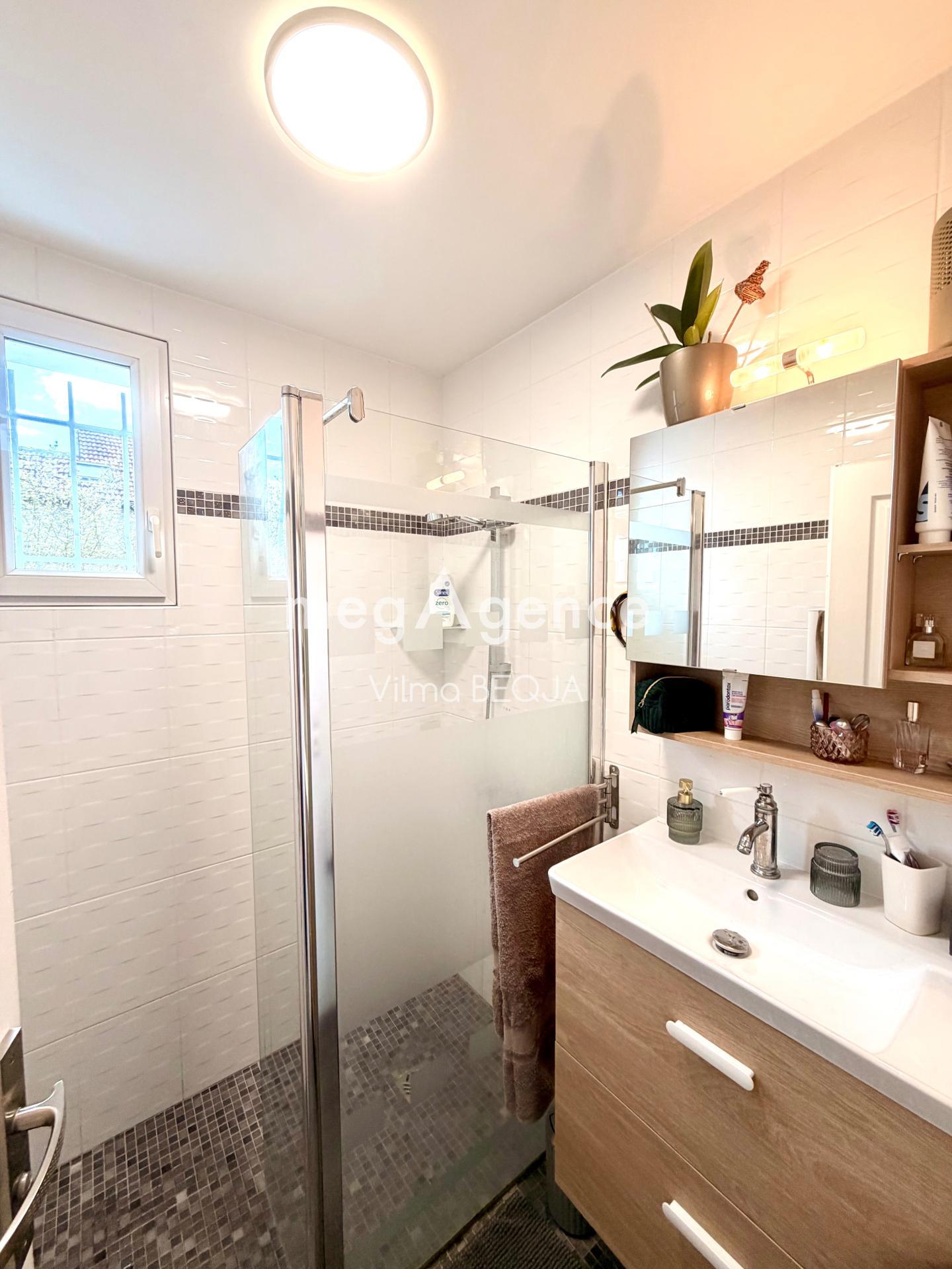 Miniature photo - 15 / 20