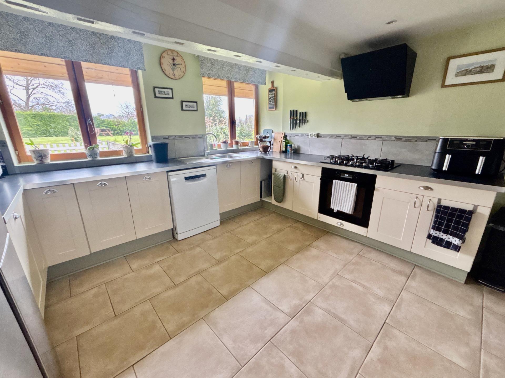 Miniature photo - 2 / 20