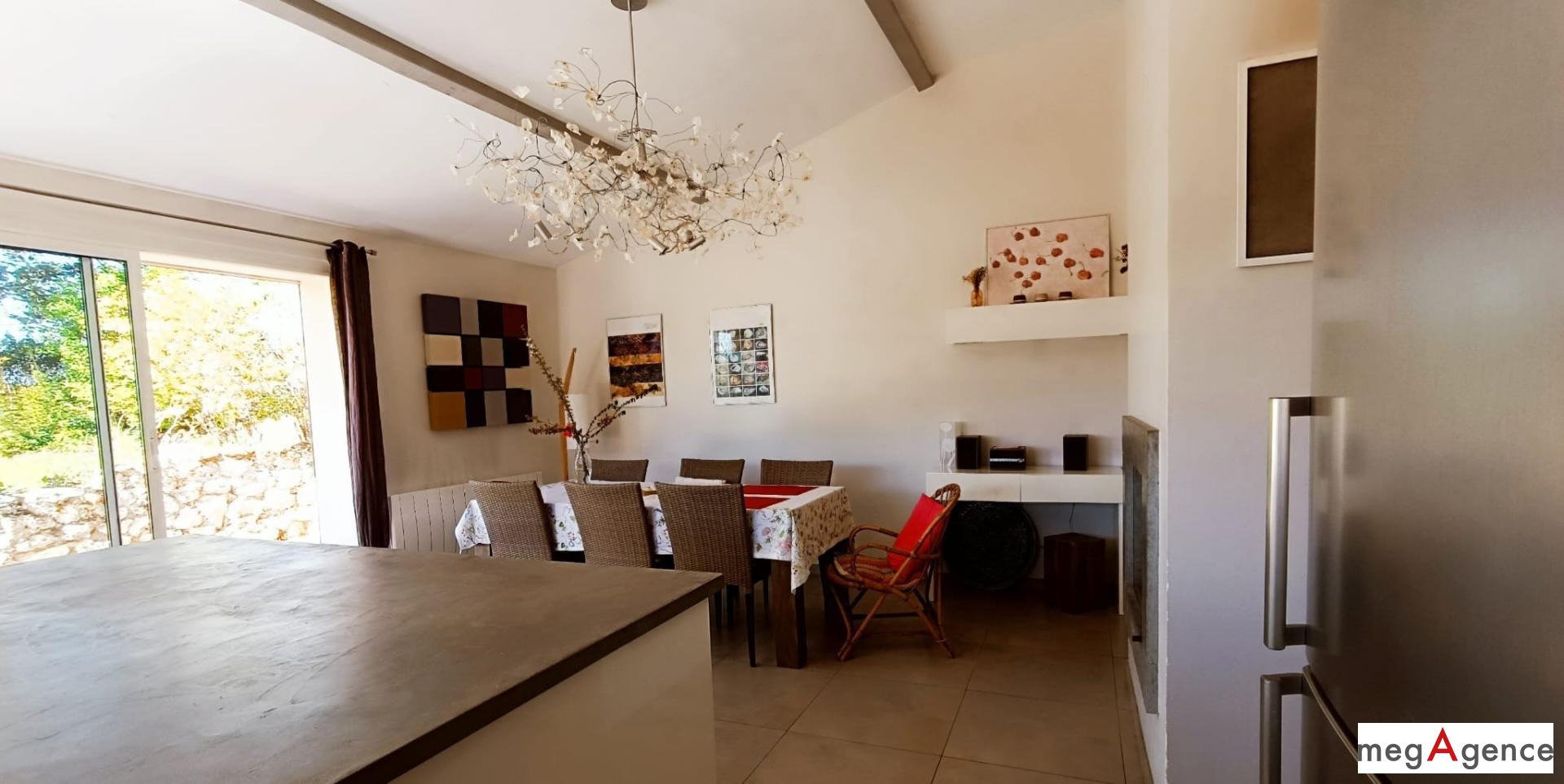 Miniature photo - 2 / 17