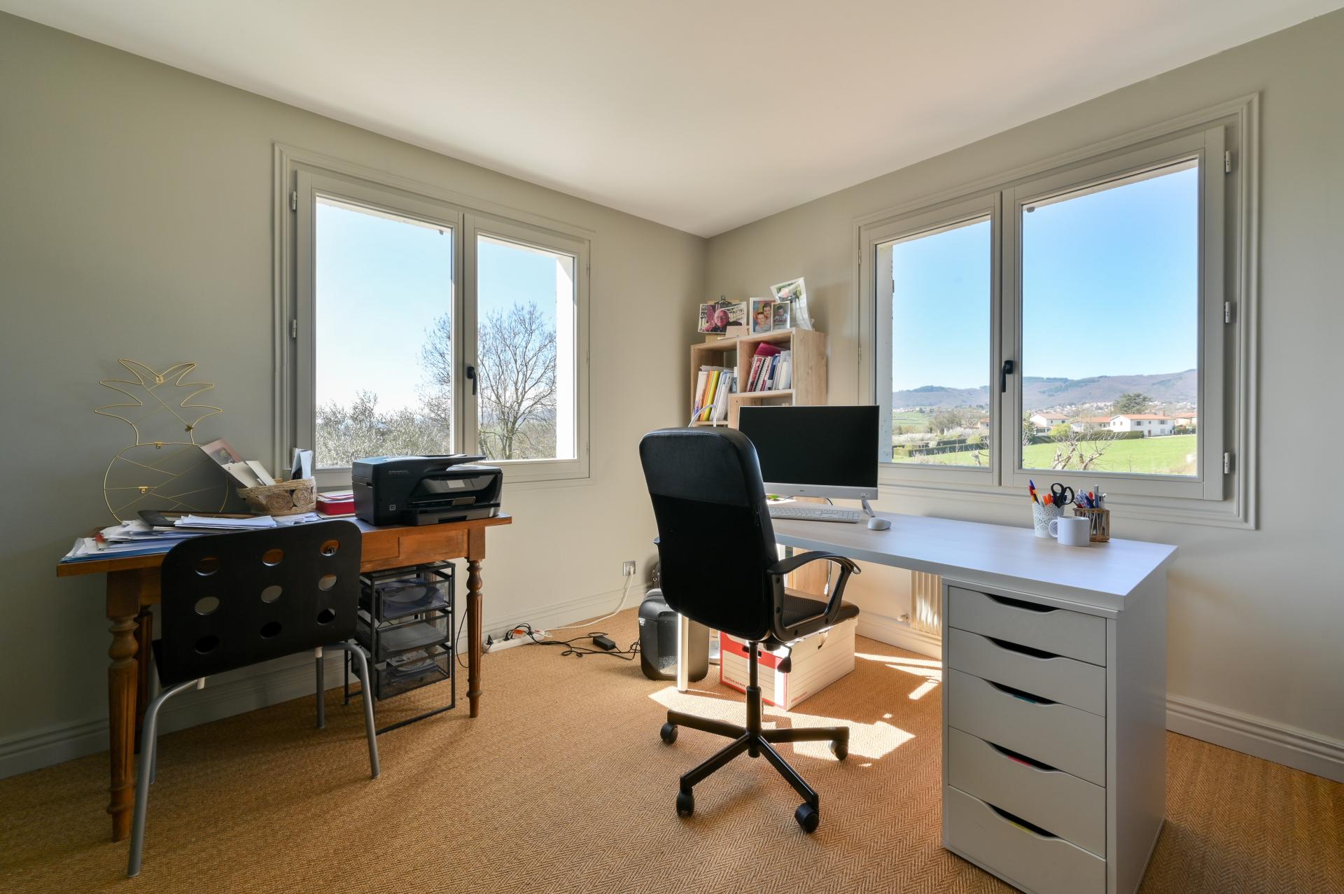 Miniature photo - 9 / 12