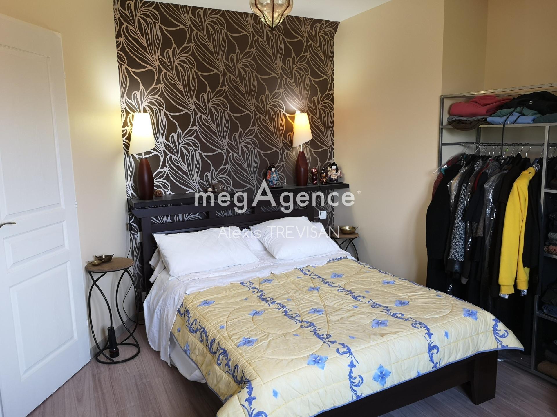 Miniature photo - 12 / 16