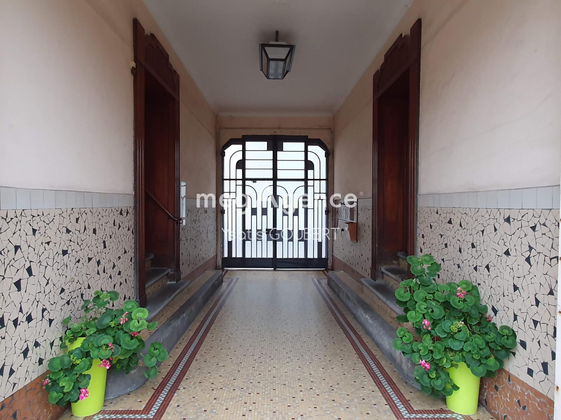 Miniature photo - 2 / 16