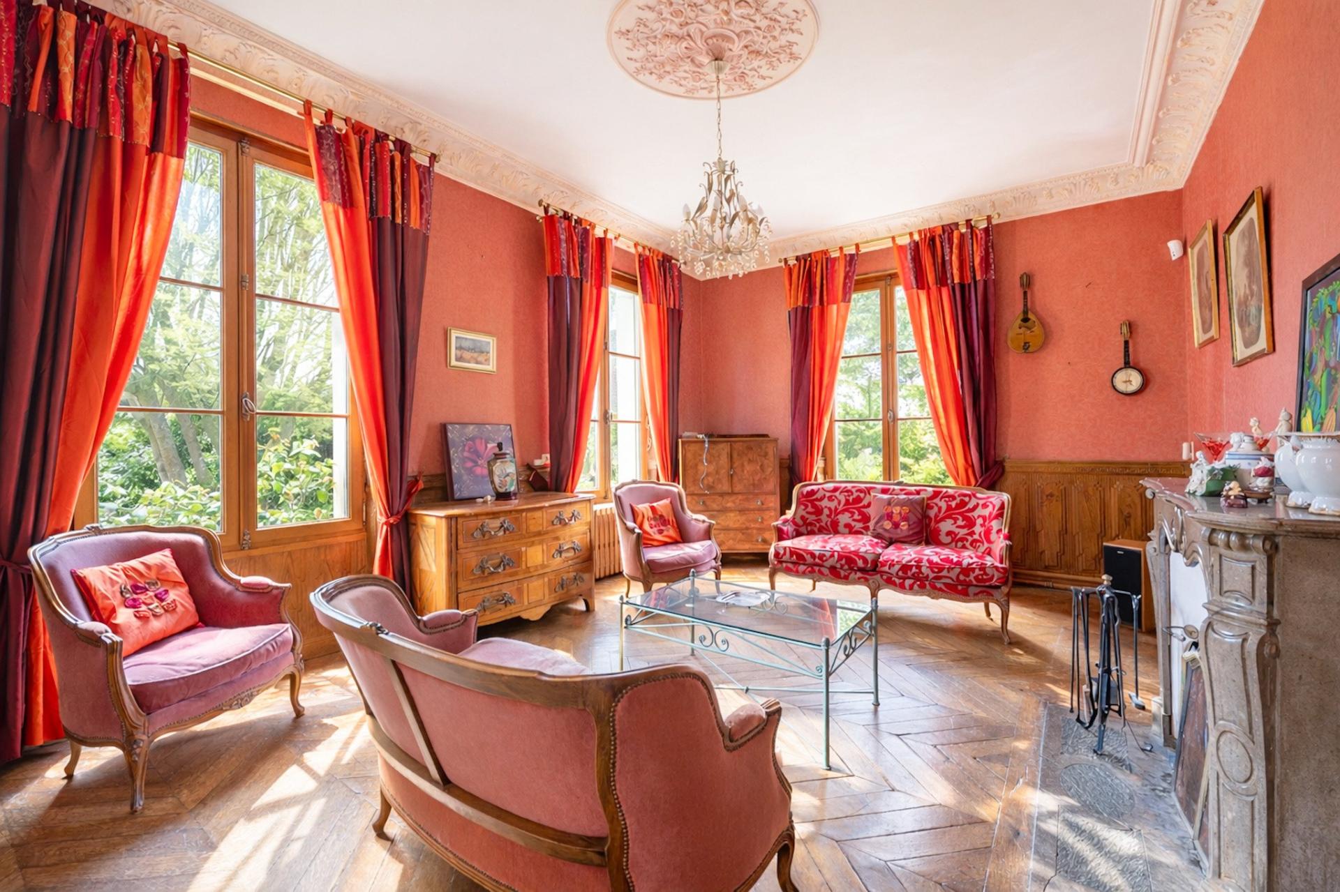 Miniature photo - 2 / 17