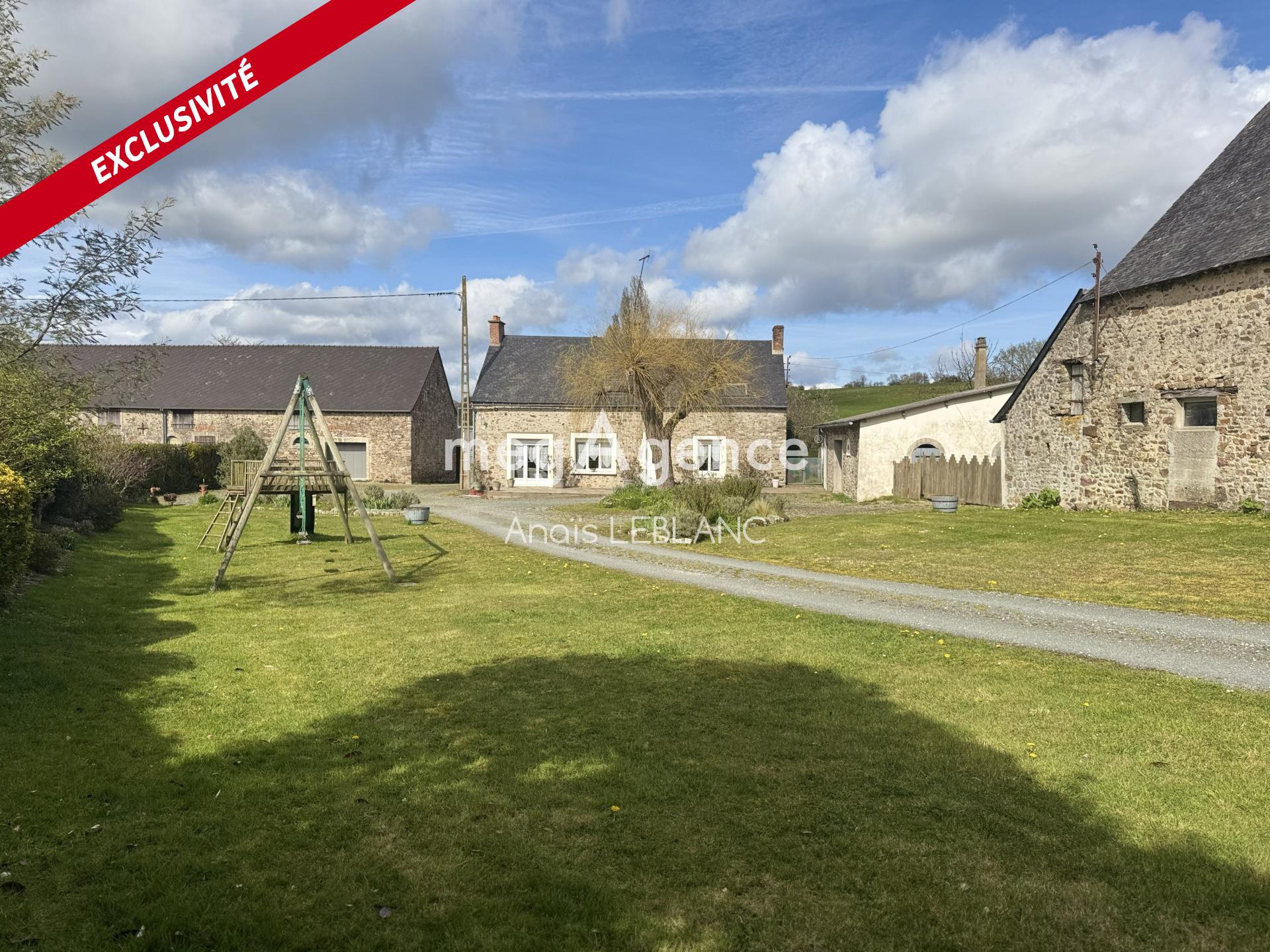 Maison en pierre avec dépendances et 2,82 Ha