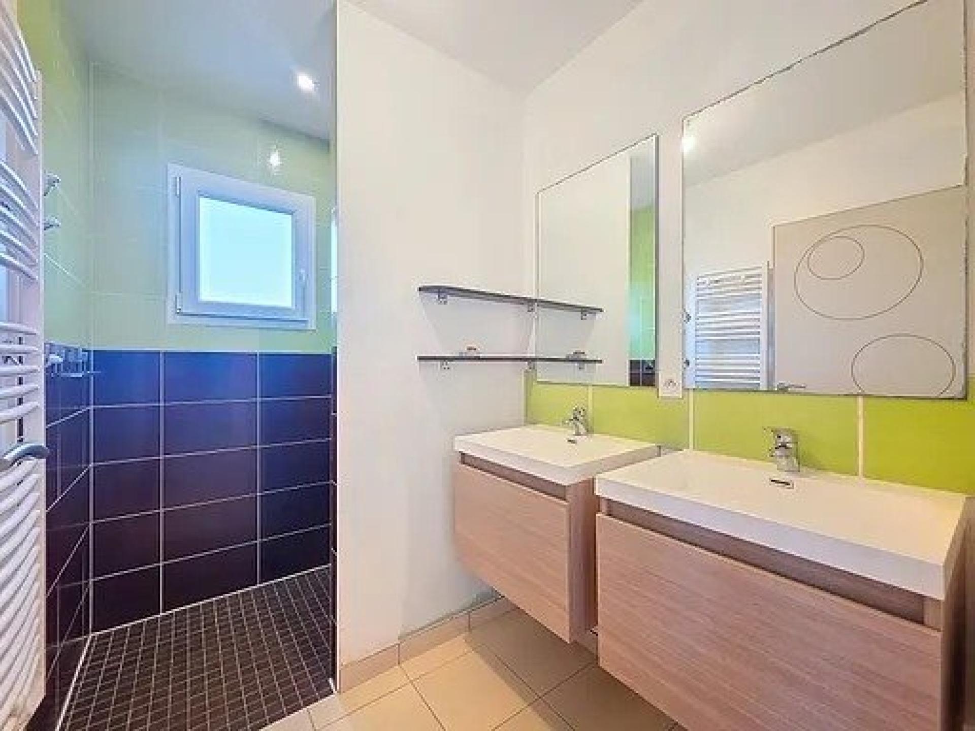 Miniature photo - 7 / 12