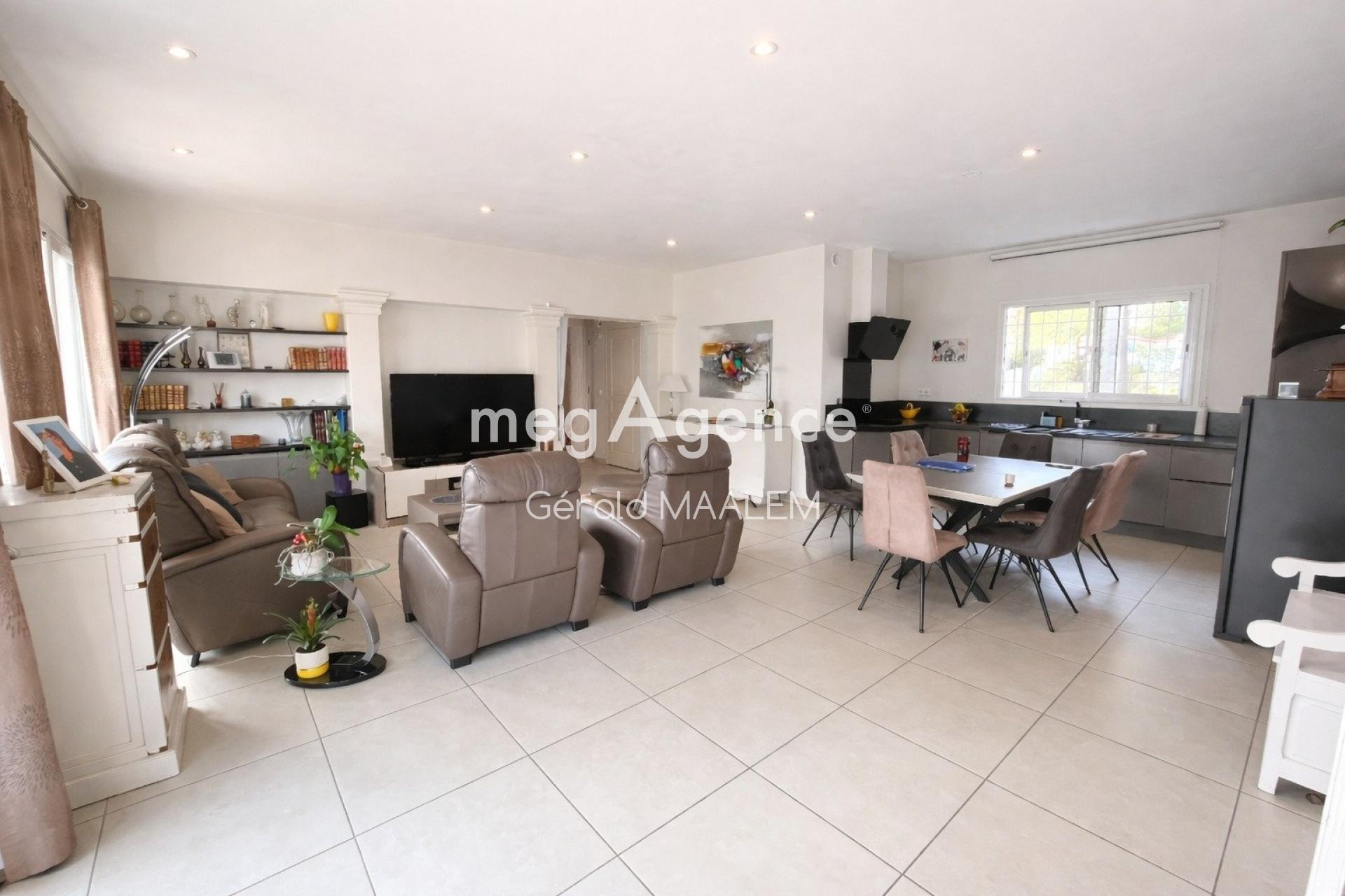 Miniature photo - 2 / 17