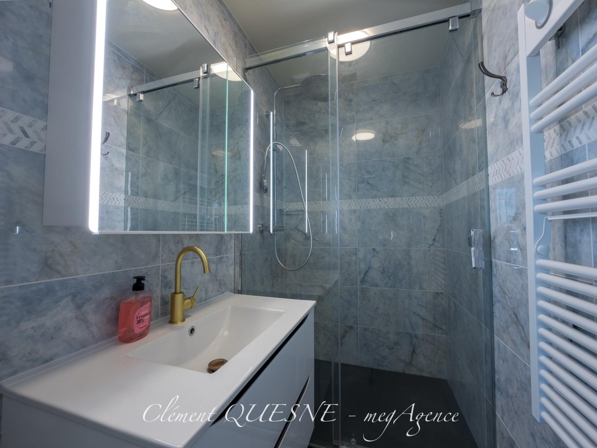 Miniature photo - 18 / 19