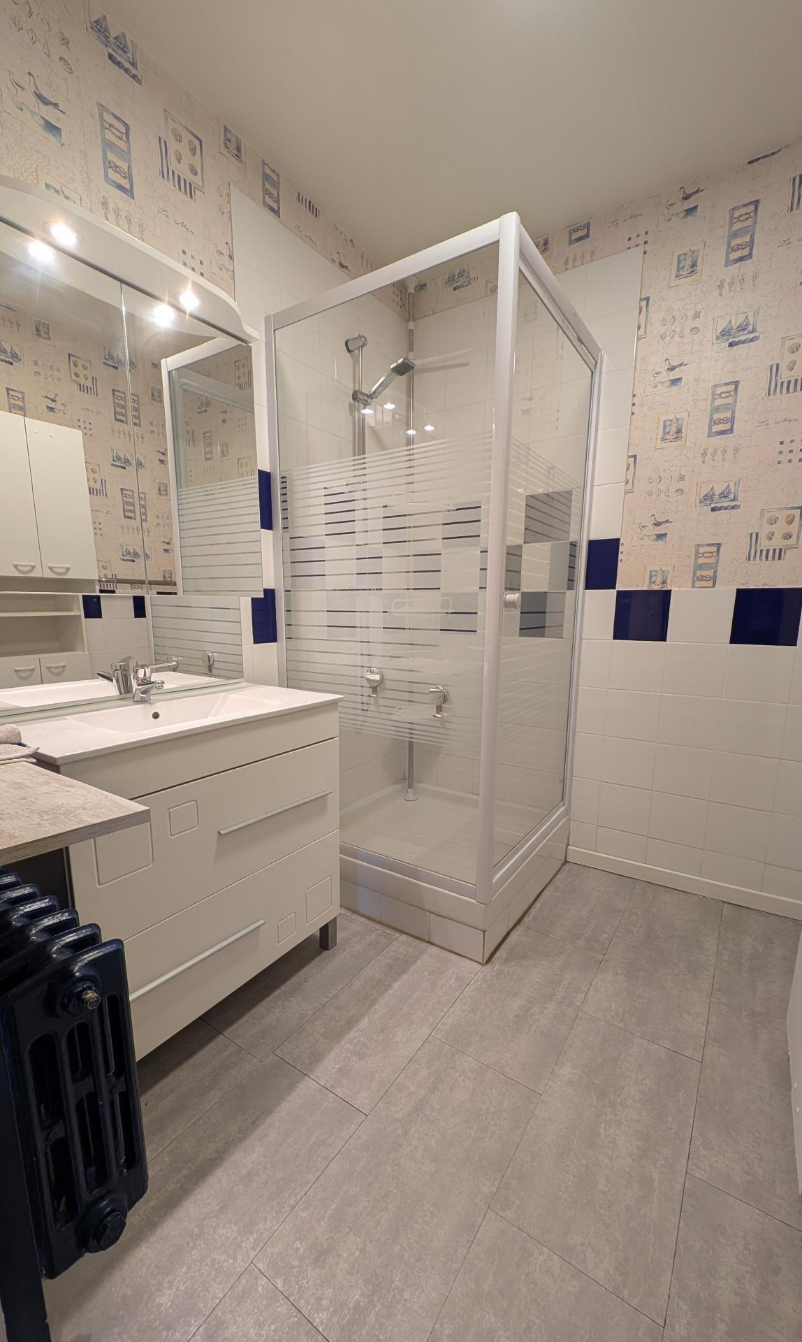 Miniature photo - 8 / 10