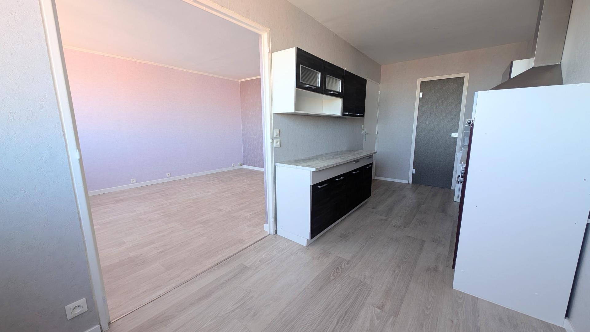 Miniature photo - 2 / 10