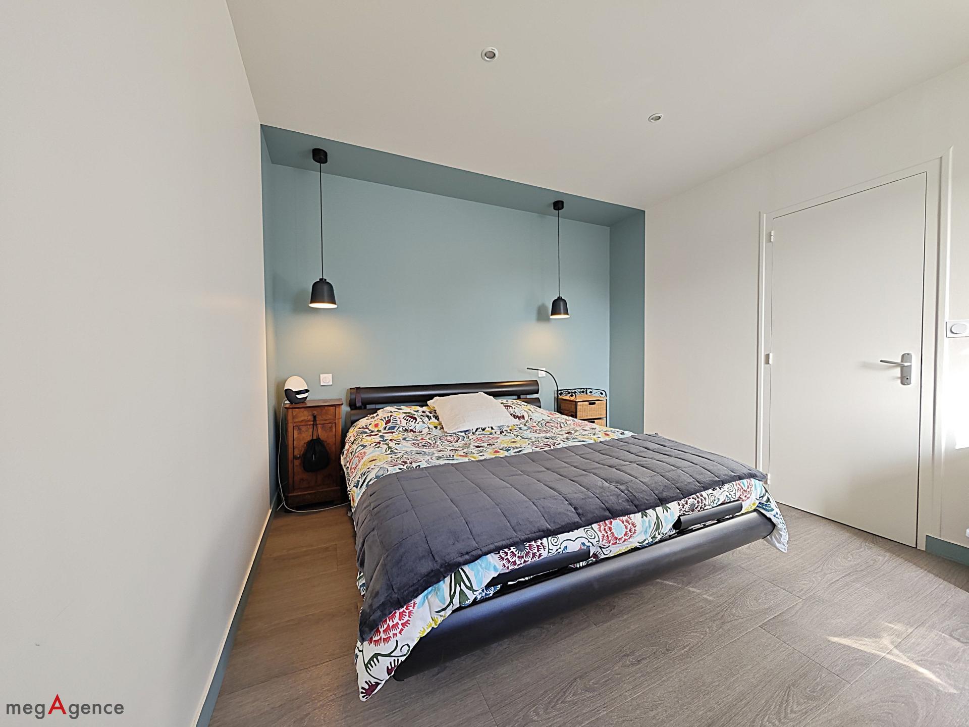 Miniature photo - 12 / 16