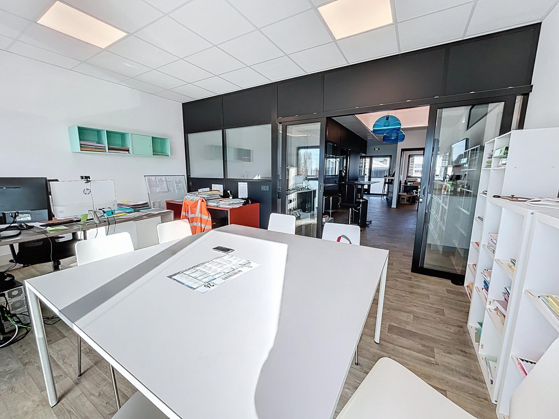 Miniature photo - 2 / 7