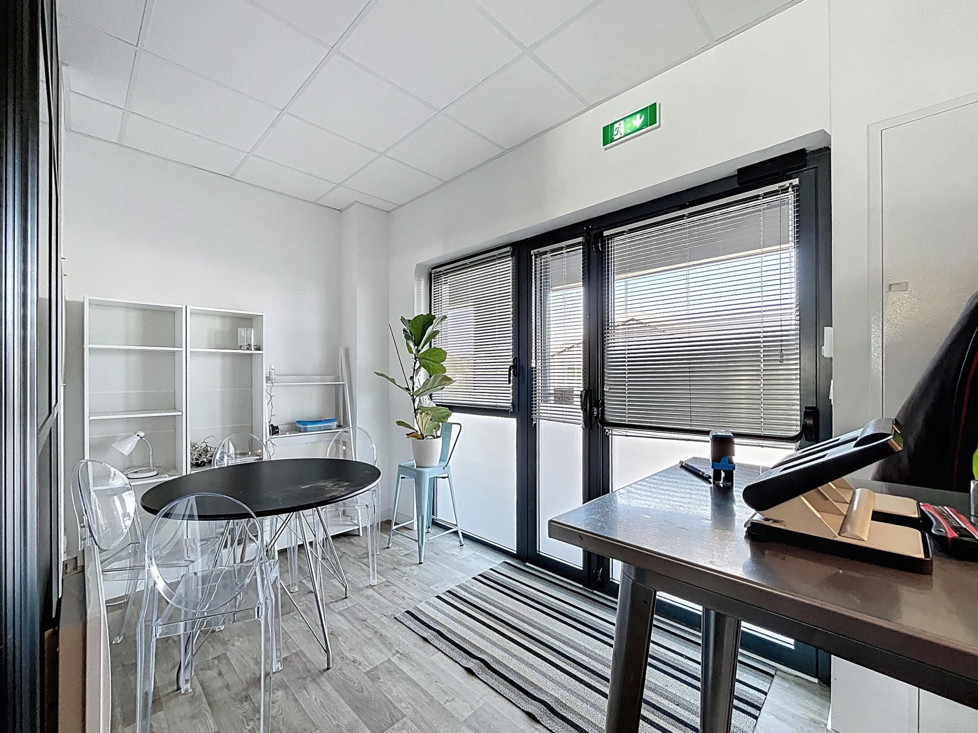 Miniature photo - 7 / 7