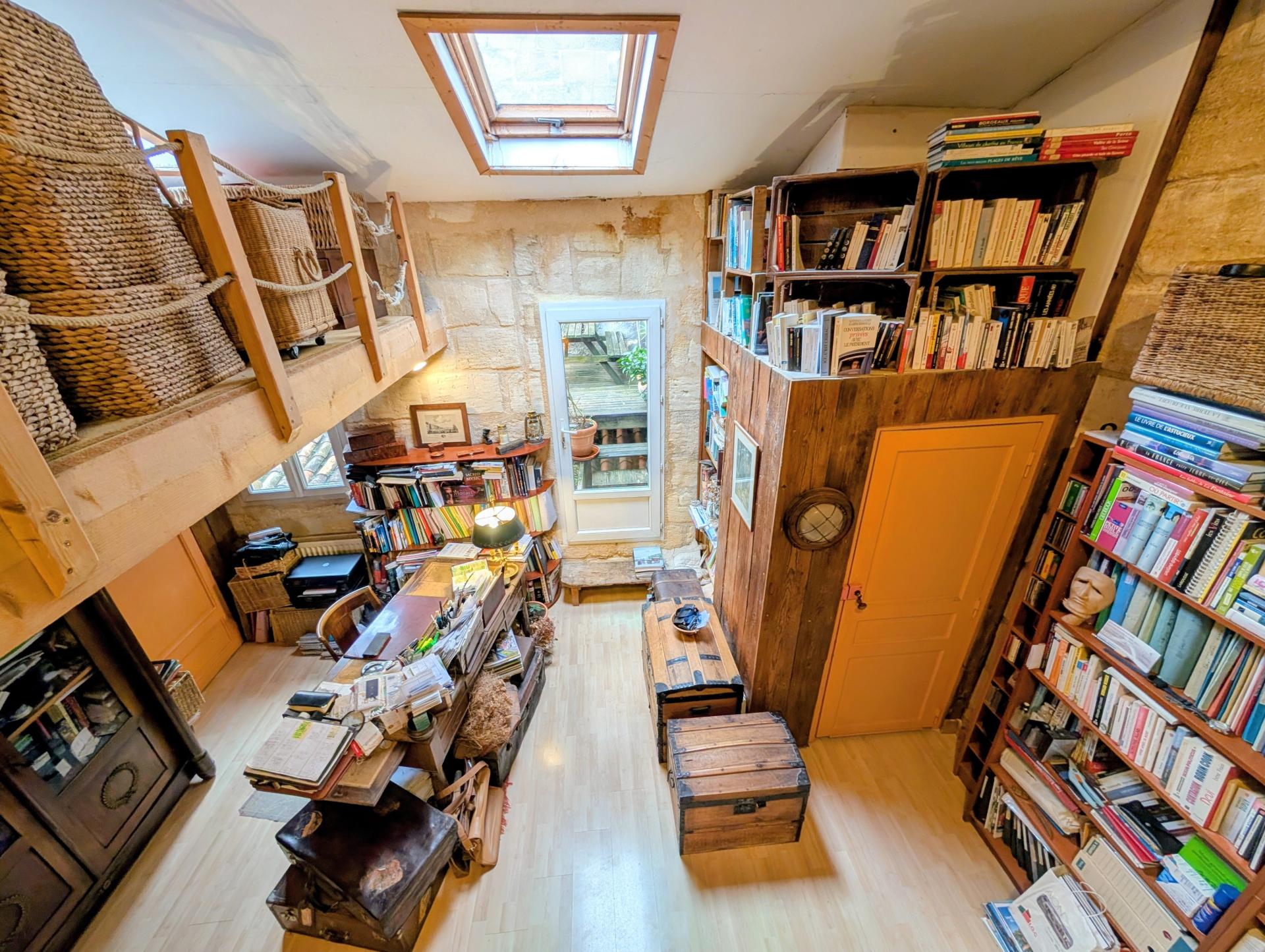 Miniature photo - 2 / 13