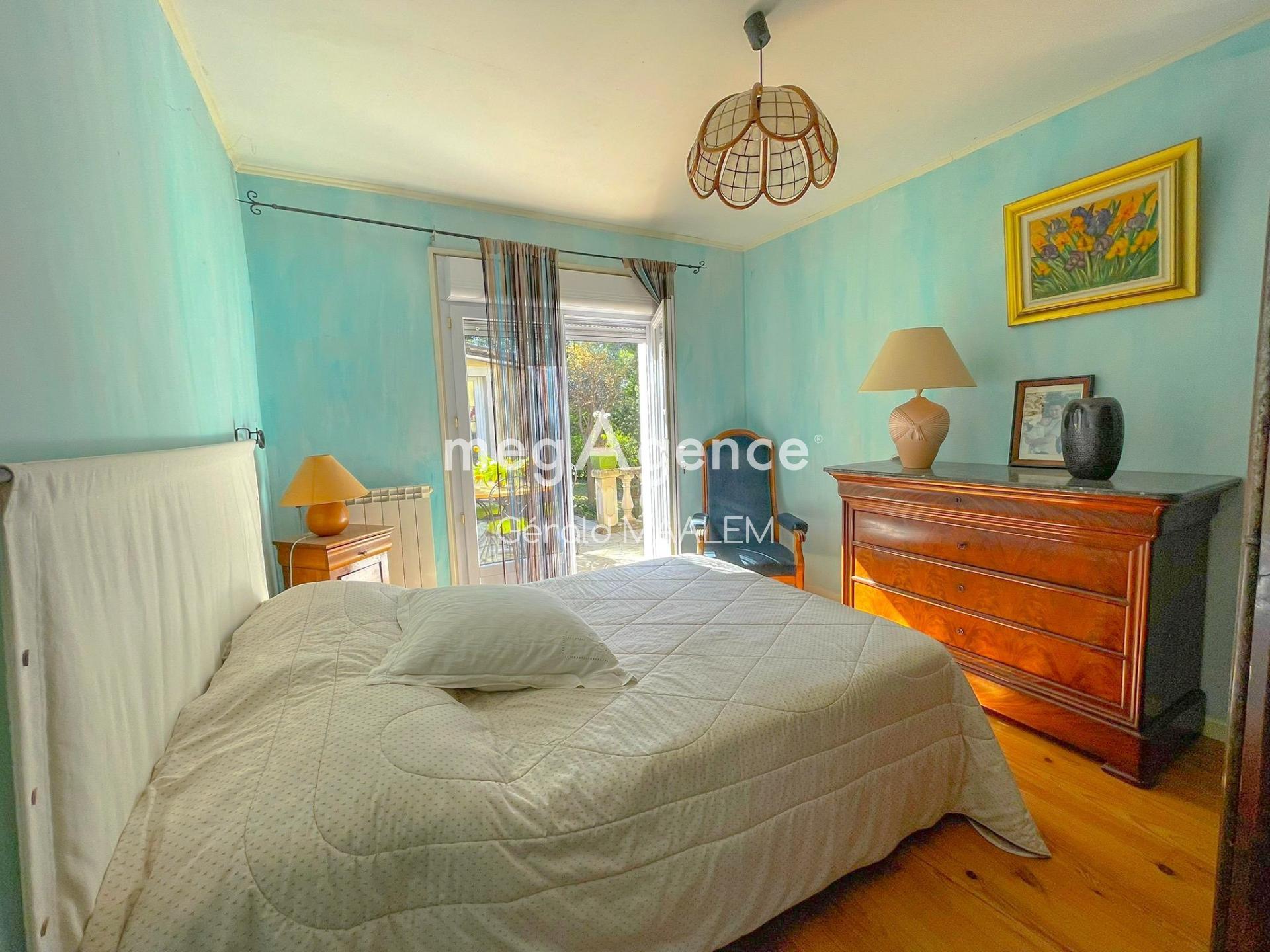 Miniature photo - 12 / 16