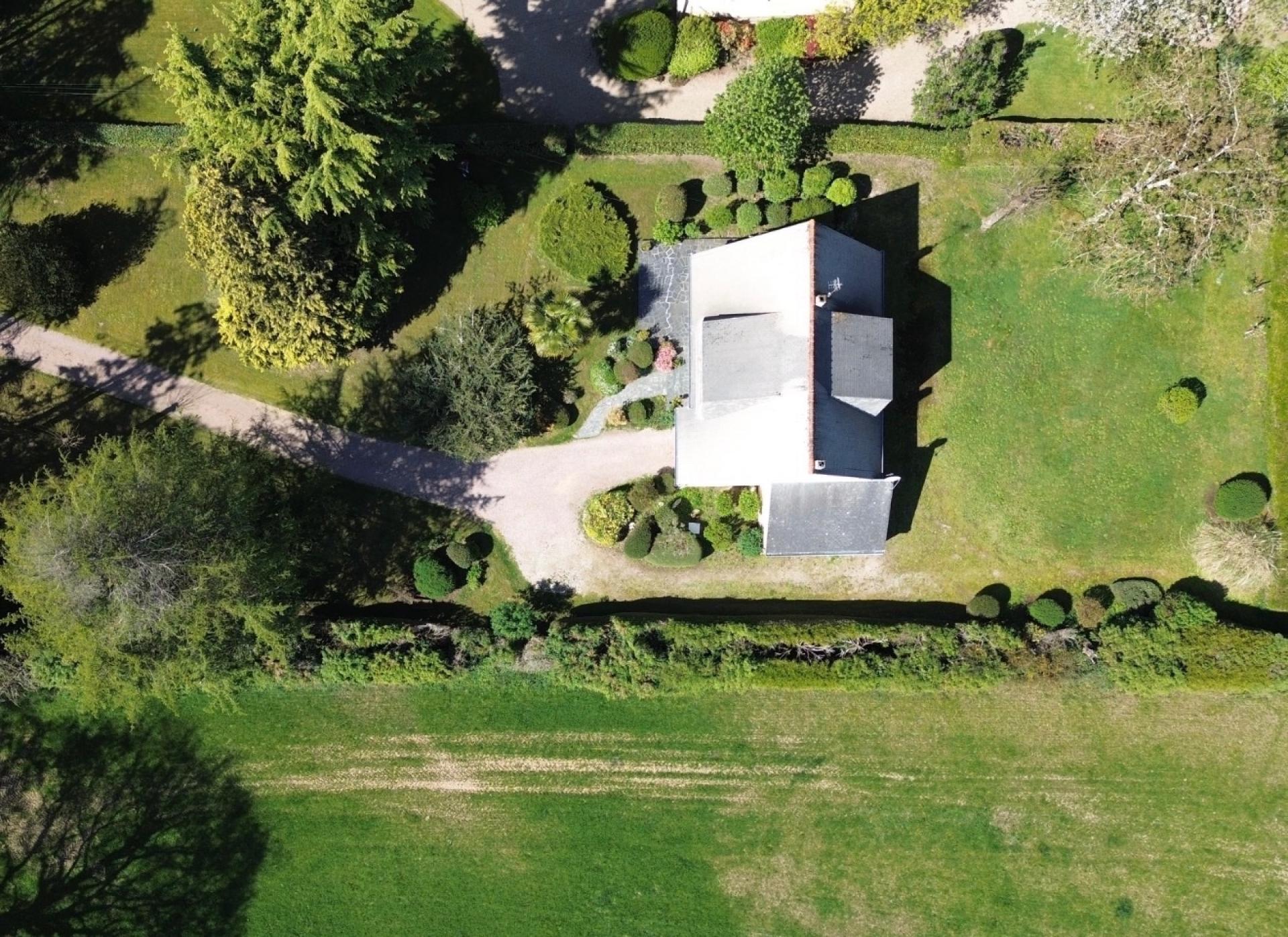 Miniature photo - 2 / 17