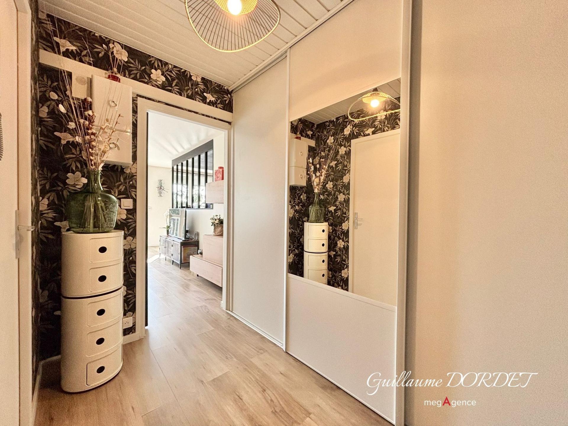 Miniature photo - 12 / 18