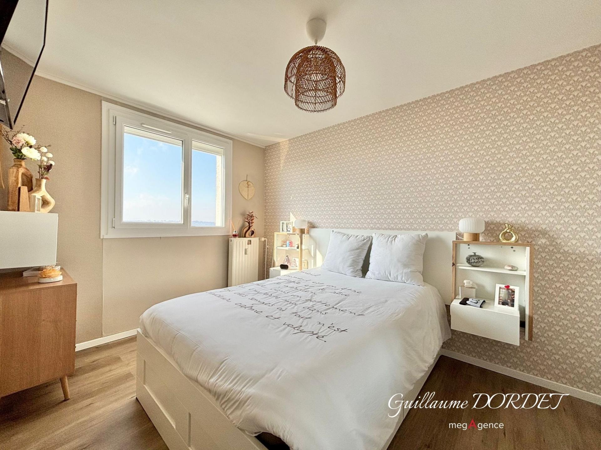 Miniature photo - 9 / 18