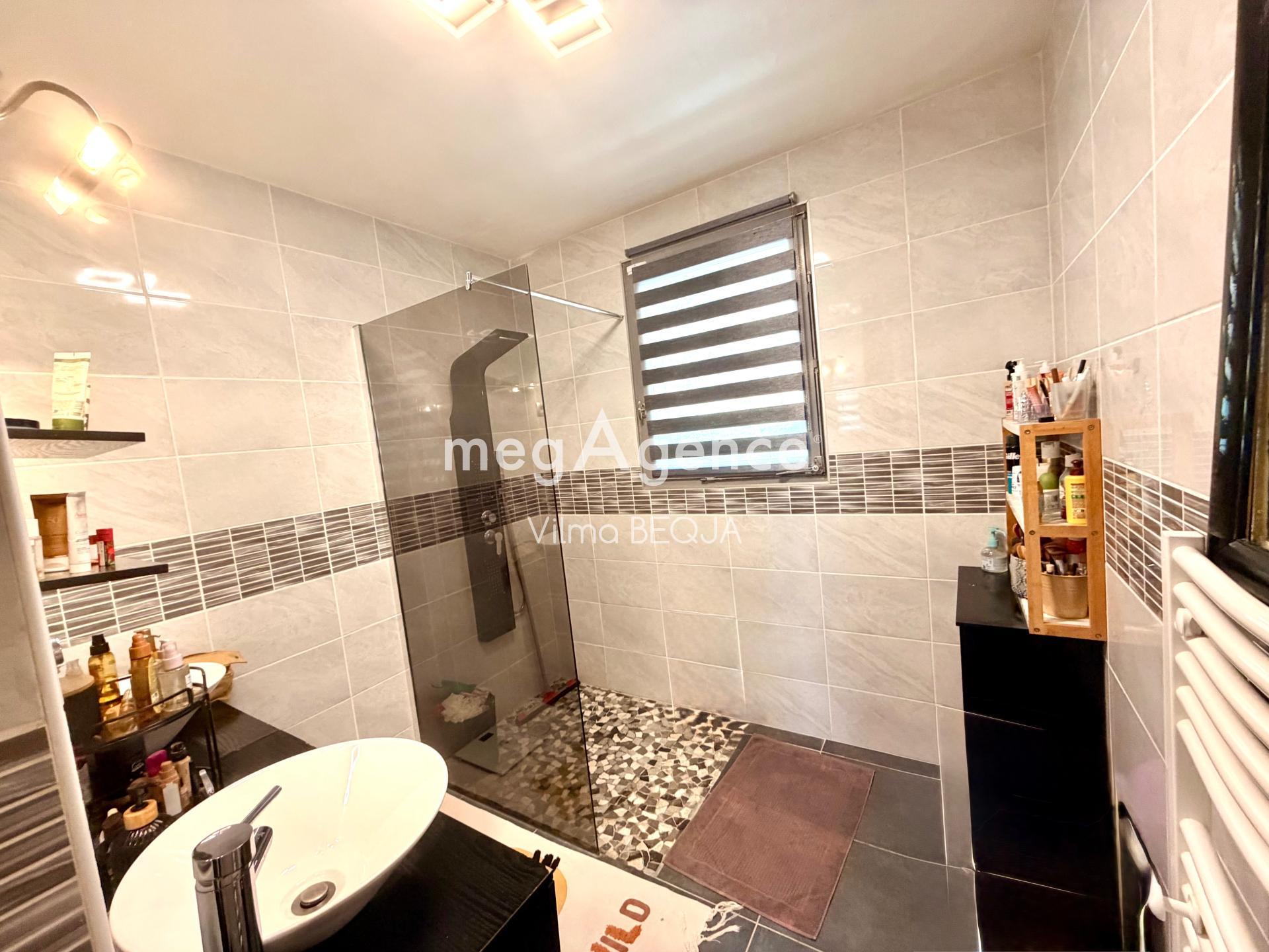 Miniature photo - 12 / 18