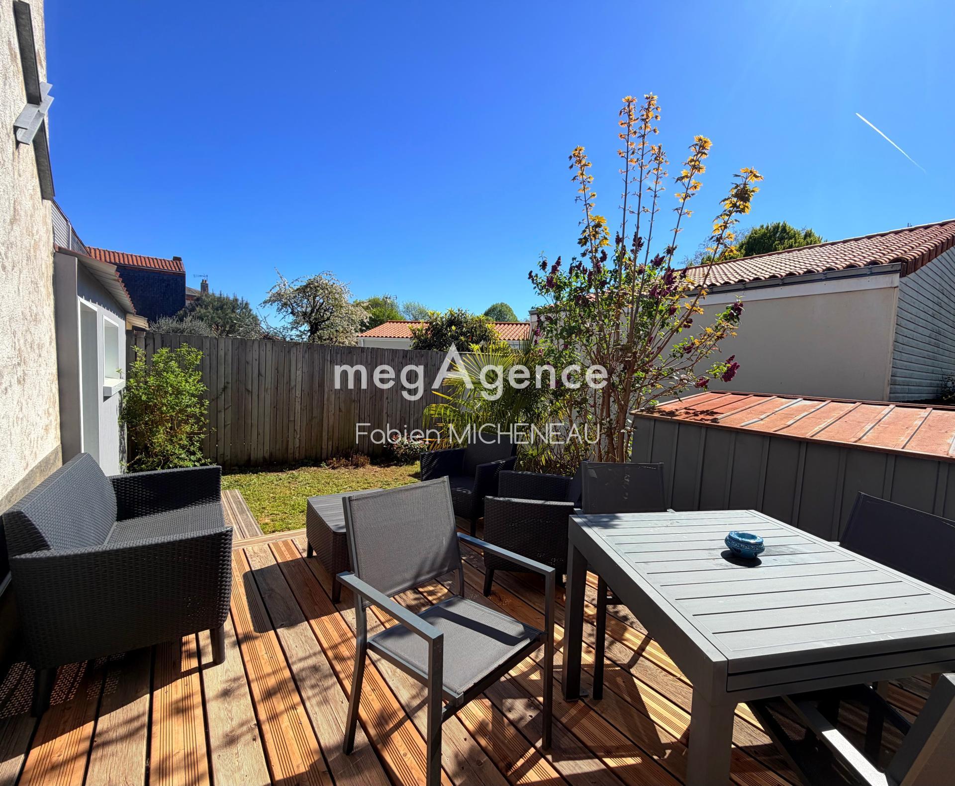 Miniature photo - 2 / 13