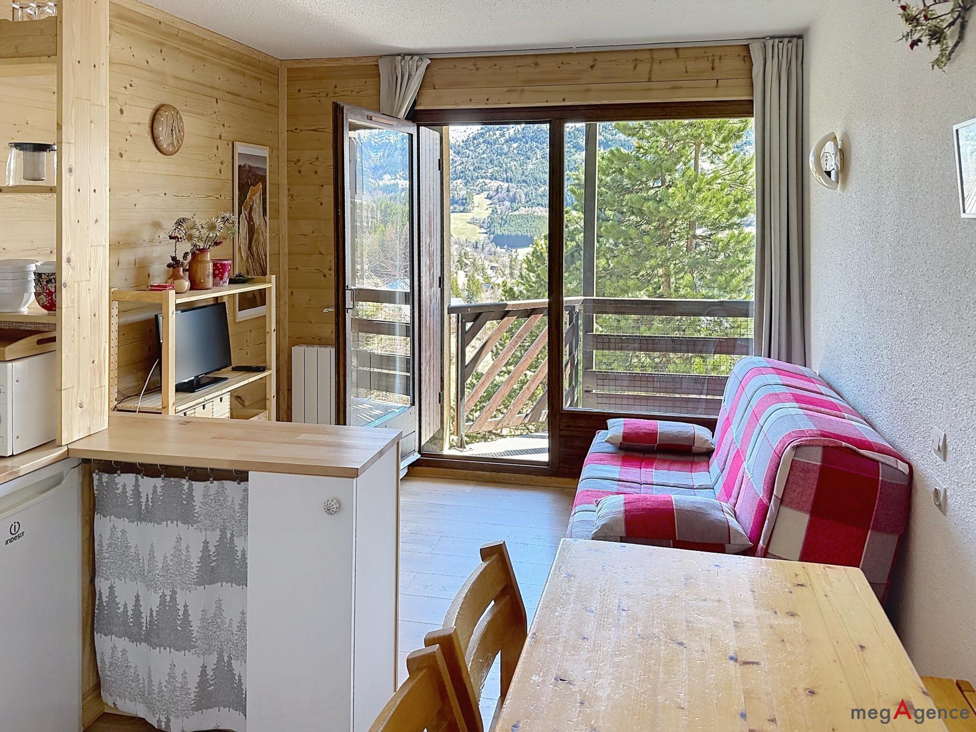 Miniature photo - 2 / 11