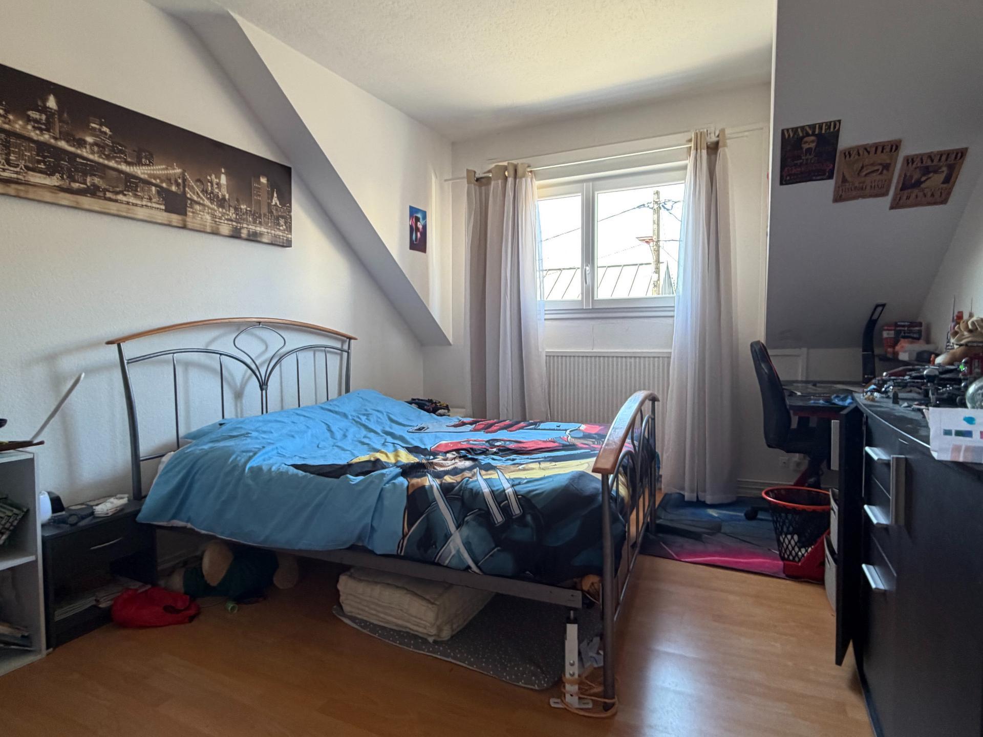 Miniature photo - 12 / 16