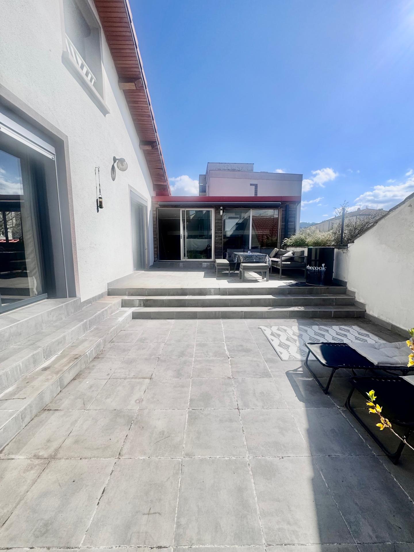 Miniature photo - 2 / 17