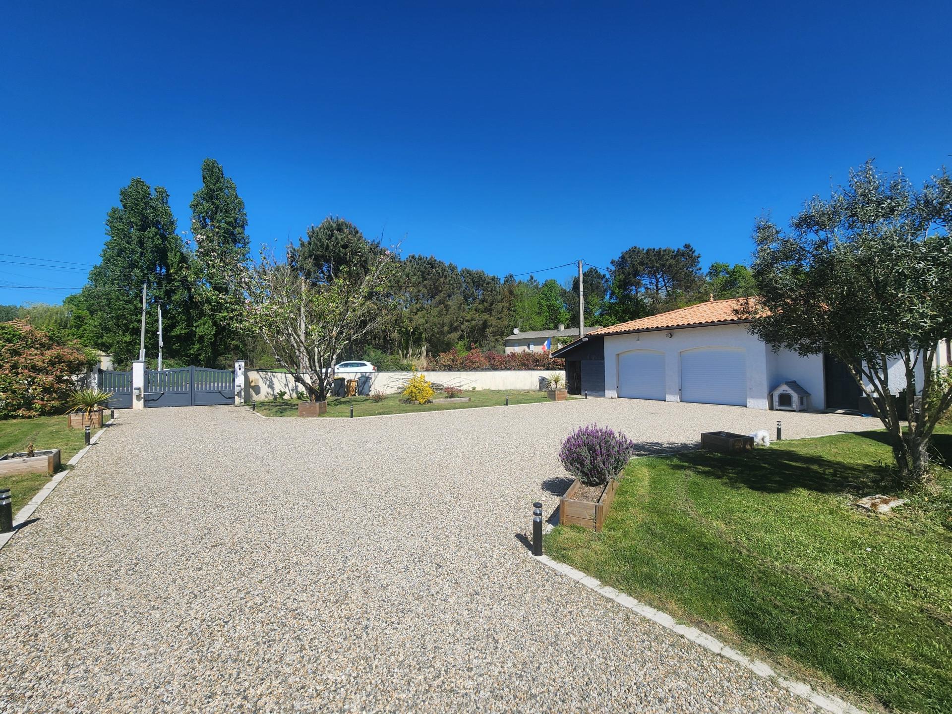 Miniature photo - 2 / 14