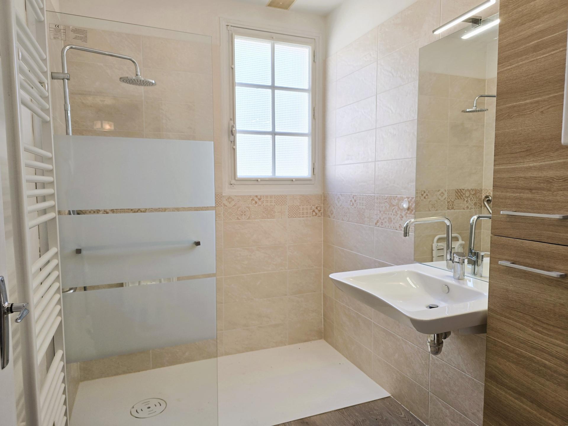 Miniature photo - 3 / 6