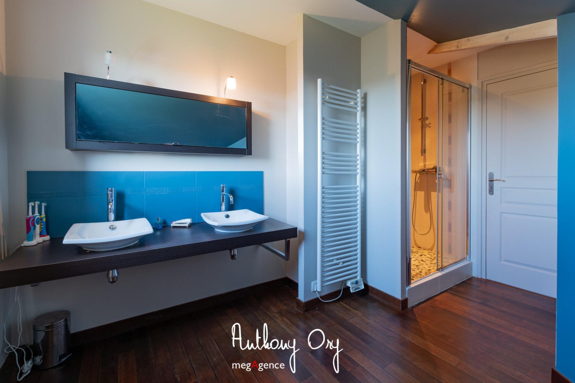 Miniature photo - 19 / 20