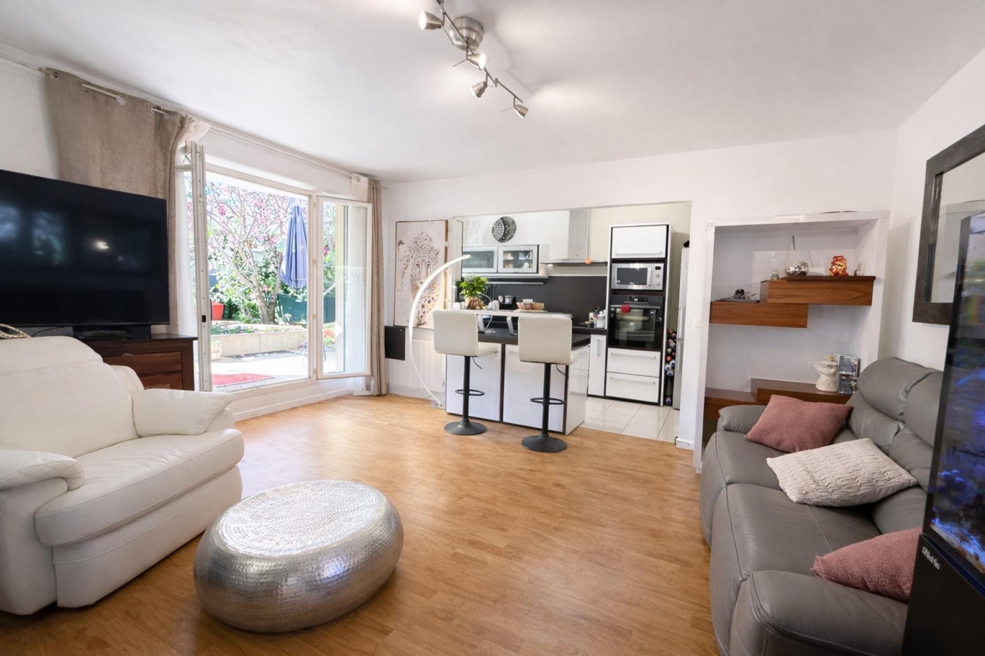 Miniature photo - 2 / 9