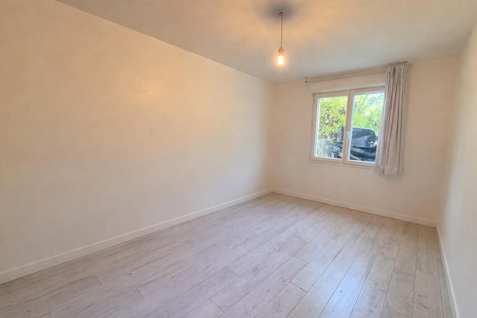 Miniature photo - 9 / 9