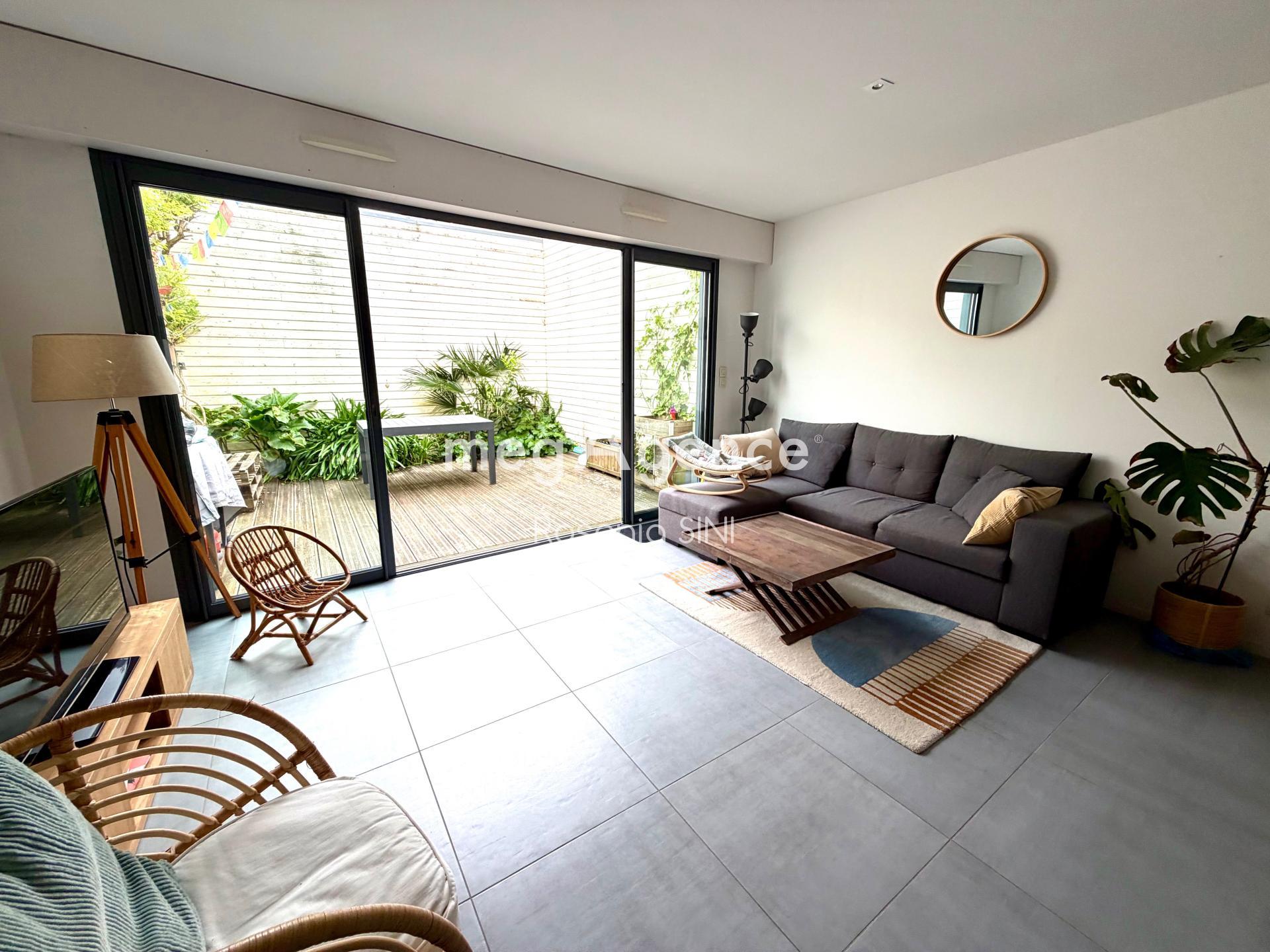 Miniature photo - 2 / 15