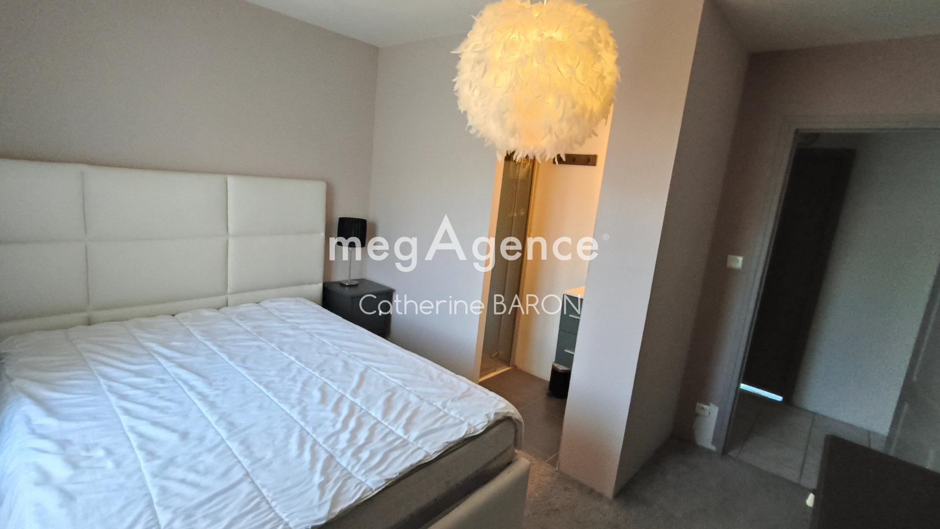 Miniature photo - 11 / 16