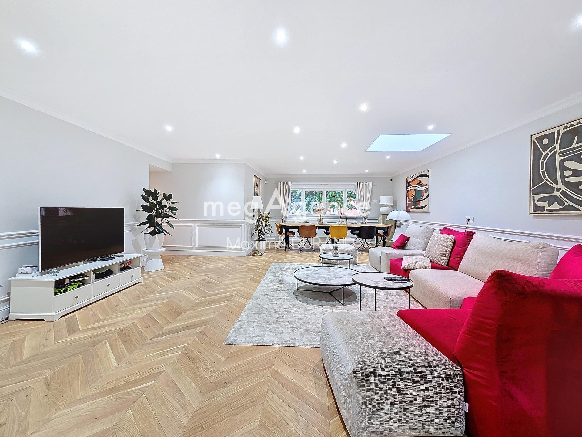 Miniature photo - 2 / 20