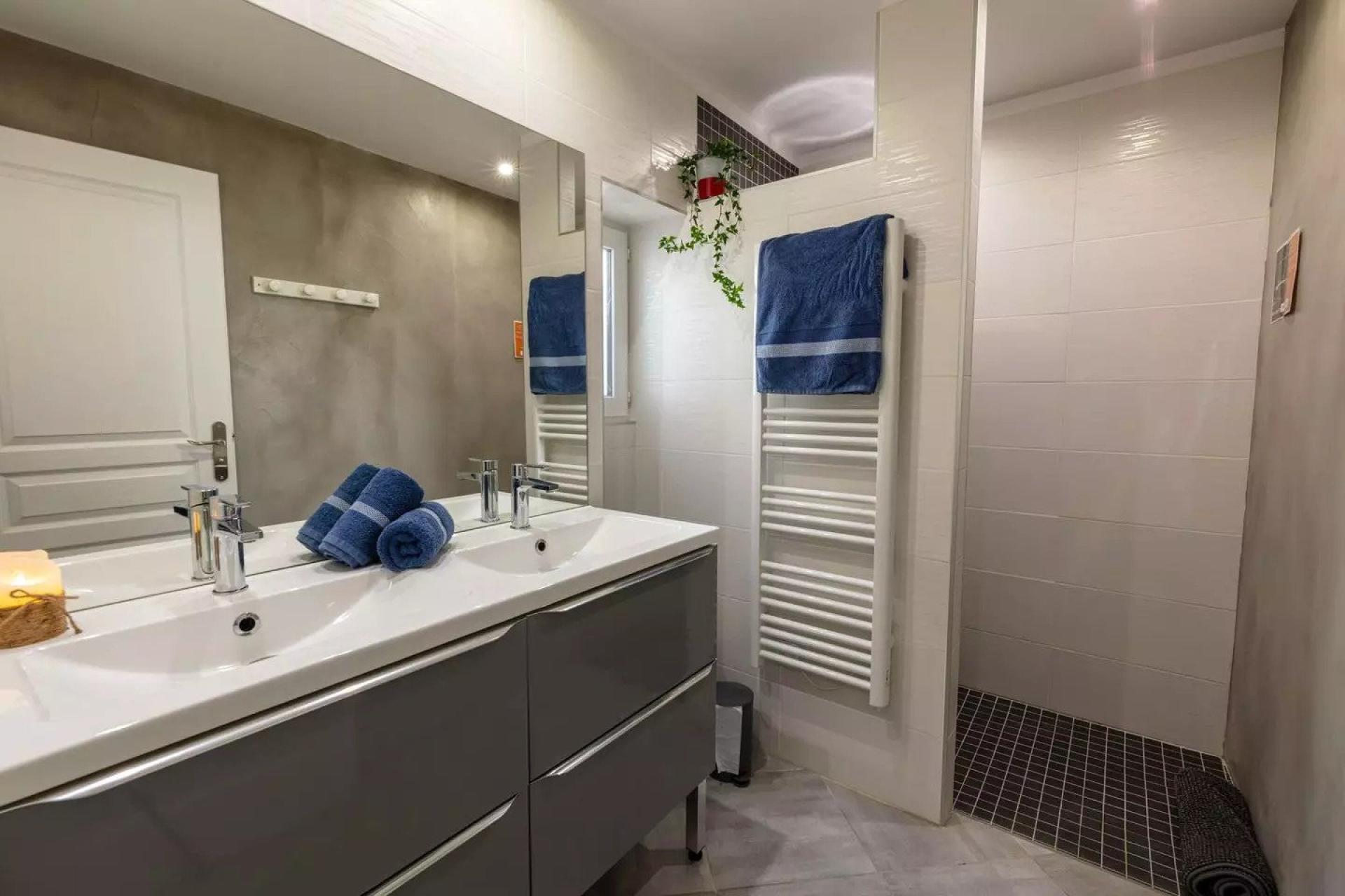 Miniature photo - 10 / 12