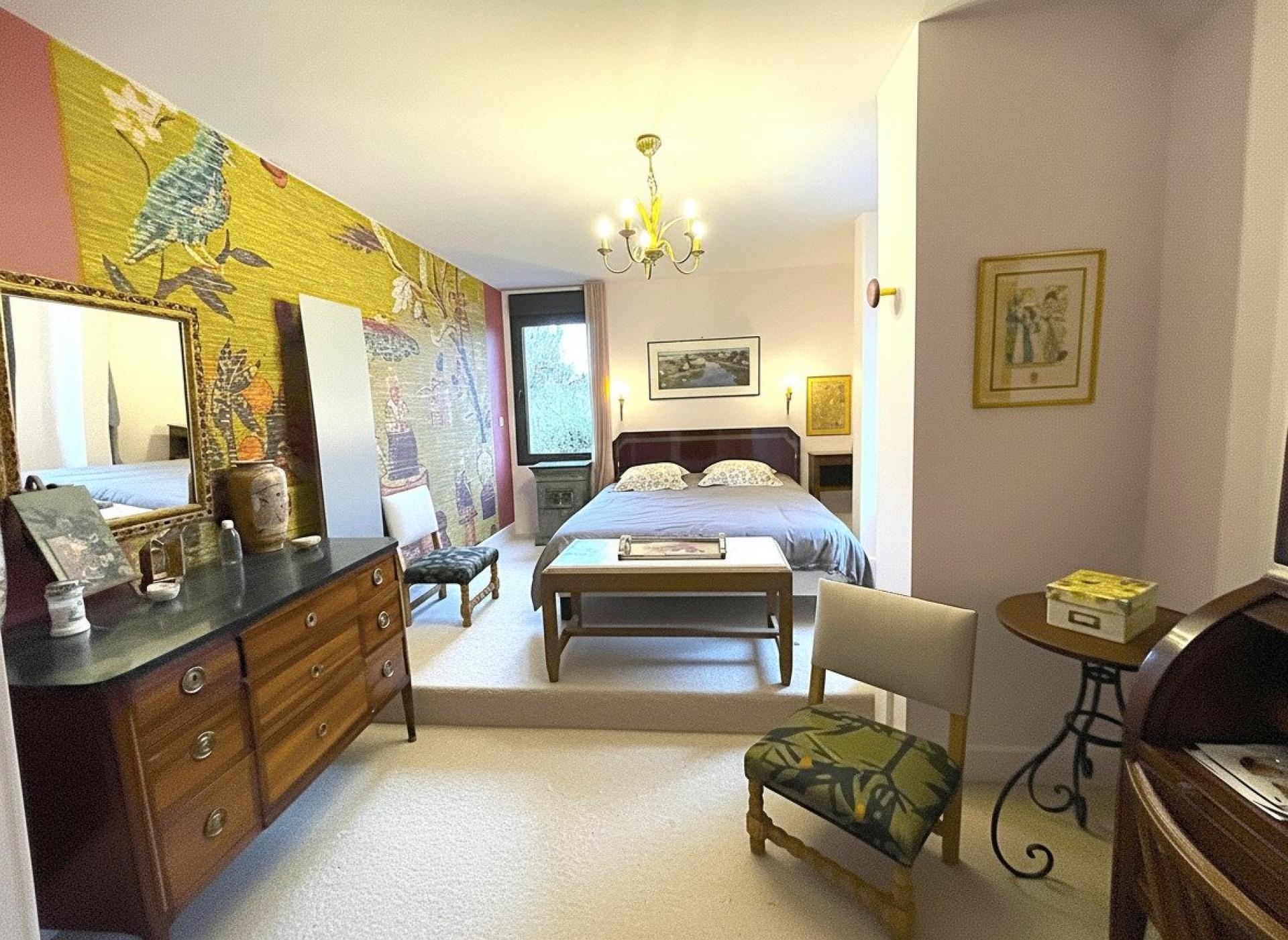 Miniature photo - 9 / 16