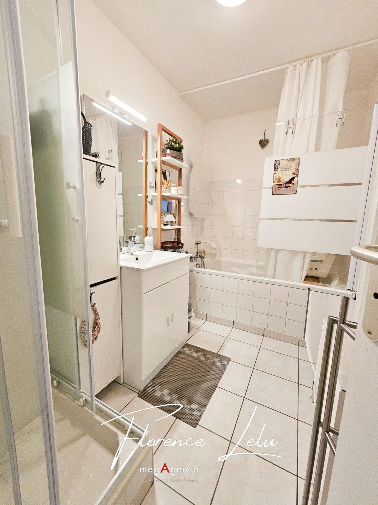 Miniature photo - 12 / 16