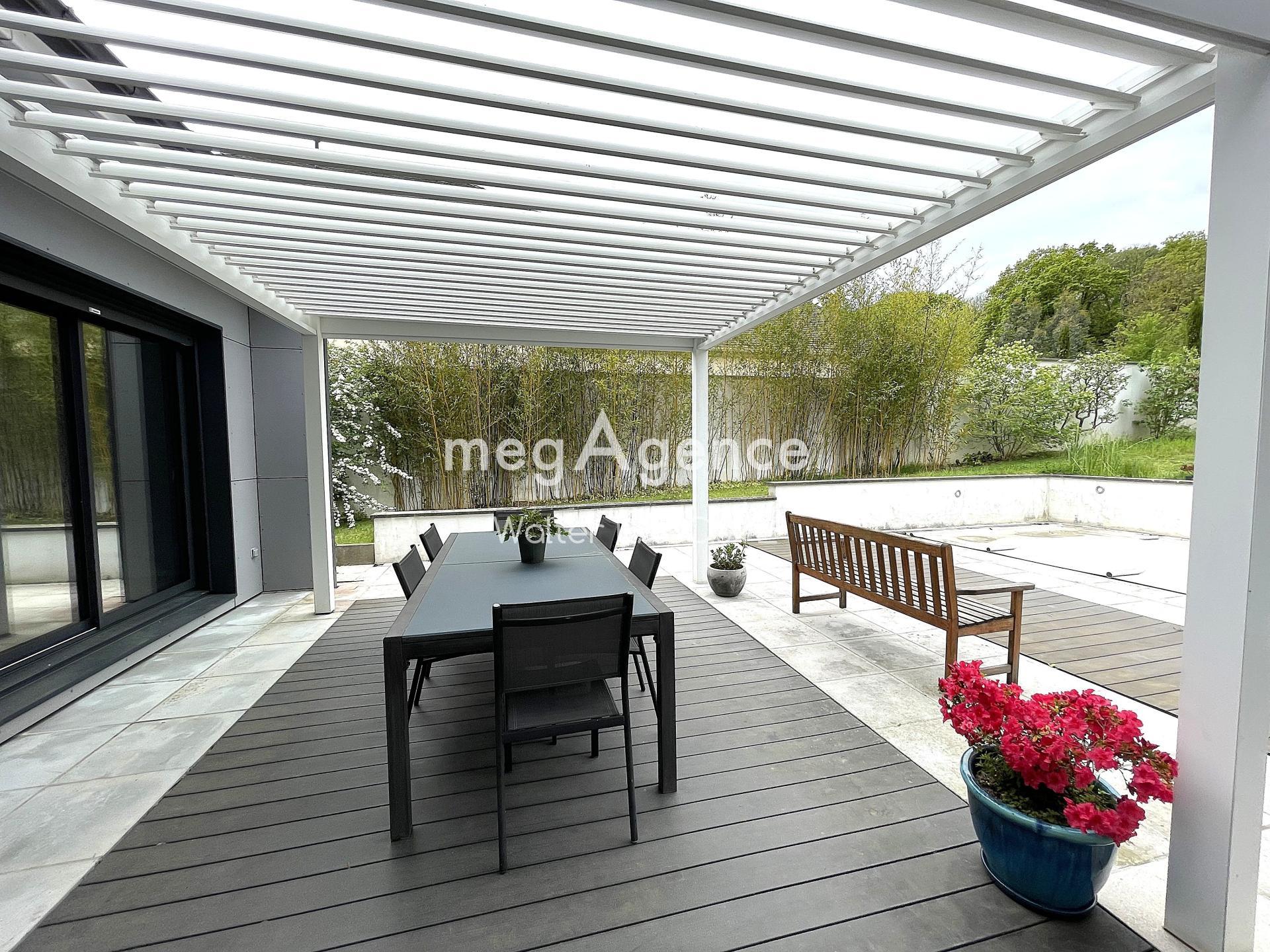 Miniature photo - 2 / 14