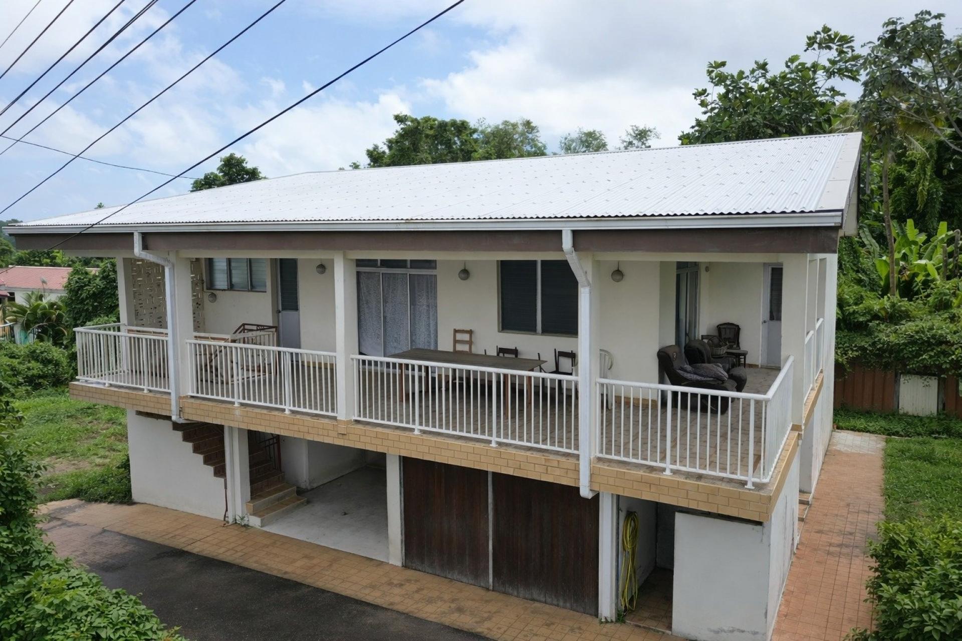 Immeuble 3 pièces 176 m² · à La Trinite · 176 m² · 350 000 €