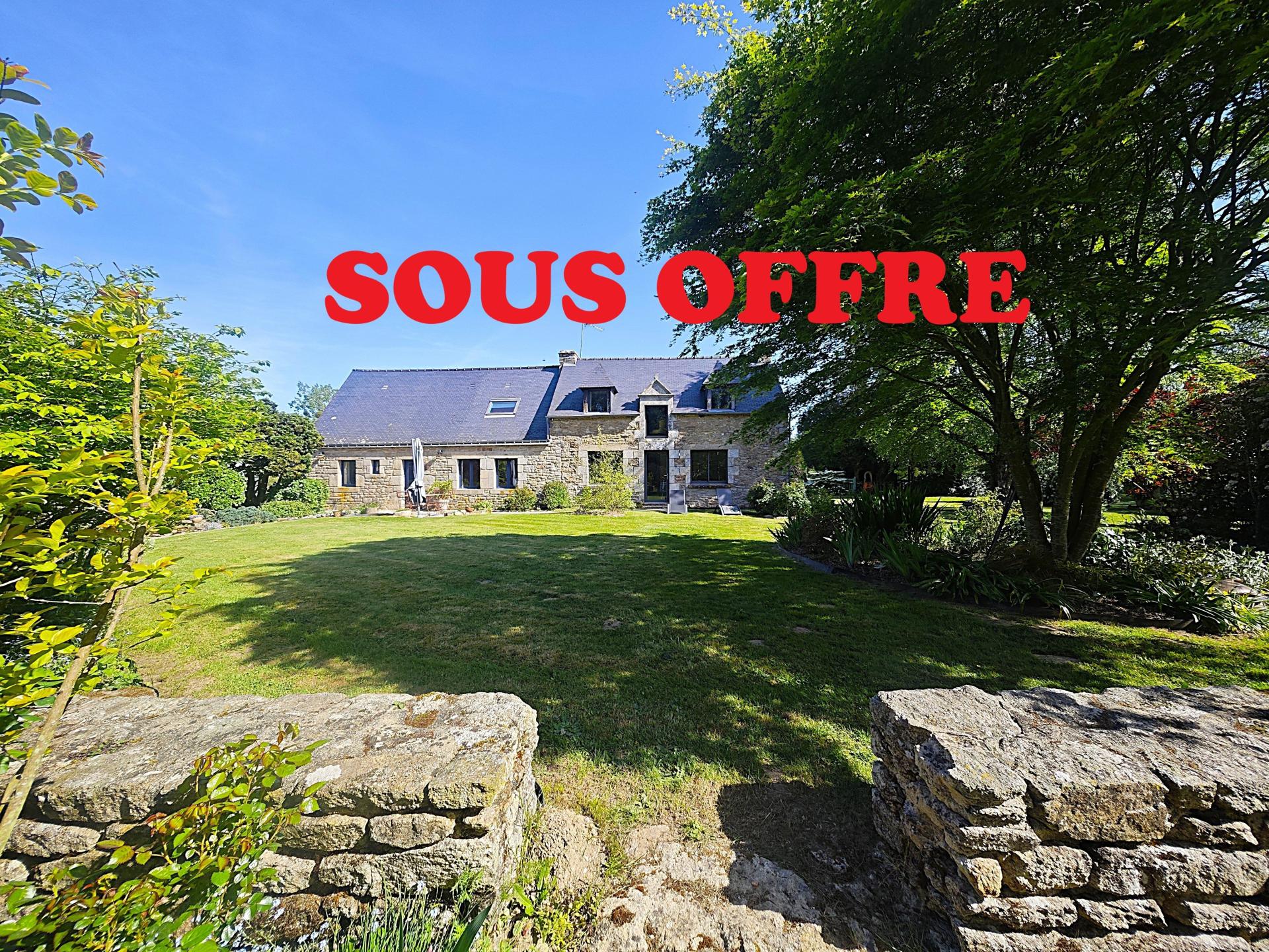 Maison 8 pièces 210 m² · à Saint-Servant · 210 m² · 359 500 €
