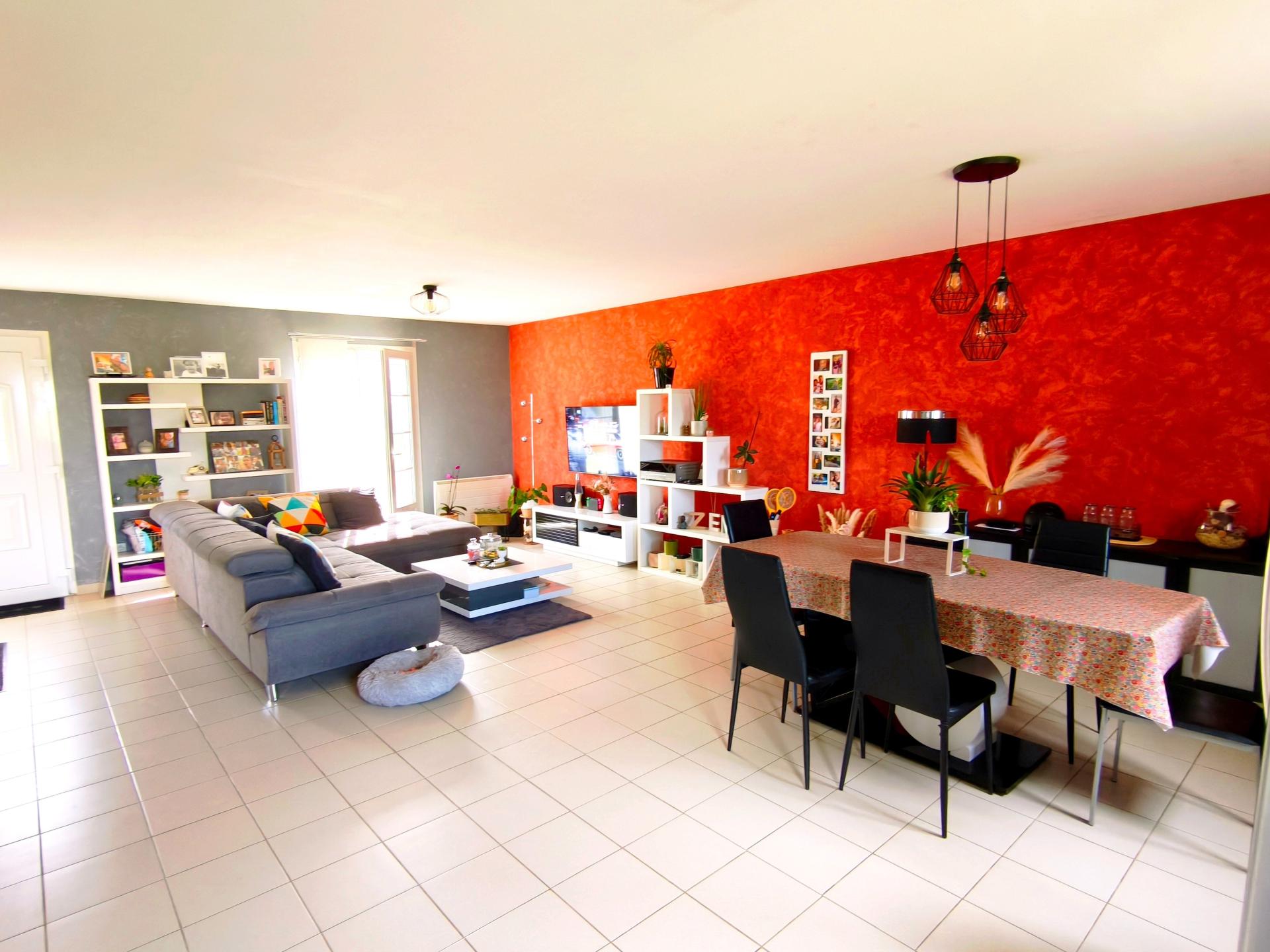 Maison 4 pièces 95 m² · à Sainte-Sabine-sur-Longève · 95 m² · 191 000 €
